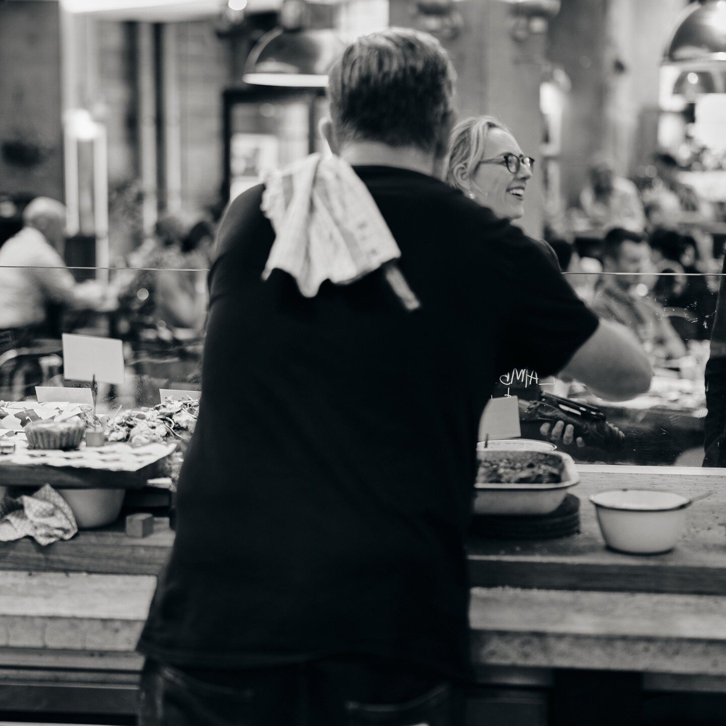 You know Mike's in the house when you spot the tea towel over the shoulder! 

#KitchenbyMike #CulinaryMagic #ChefLife #Chefmode