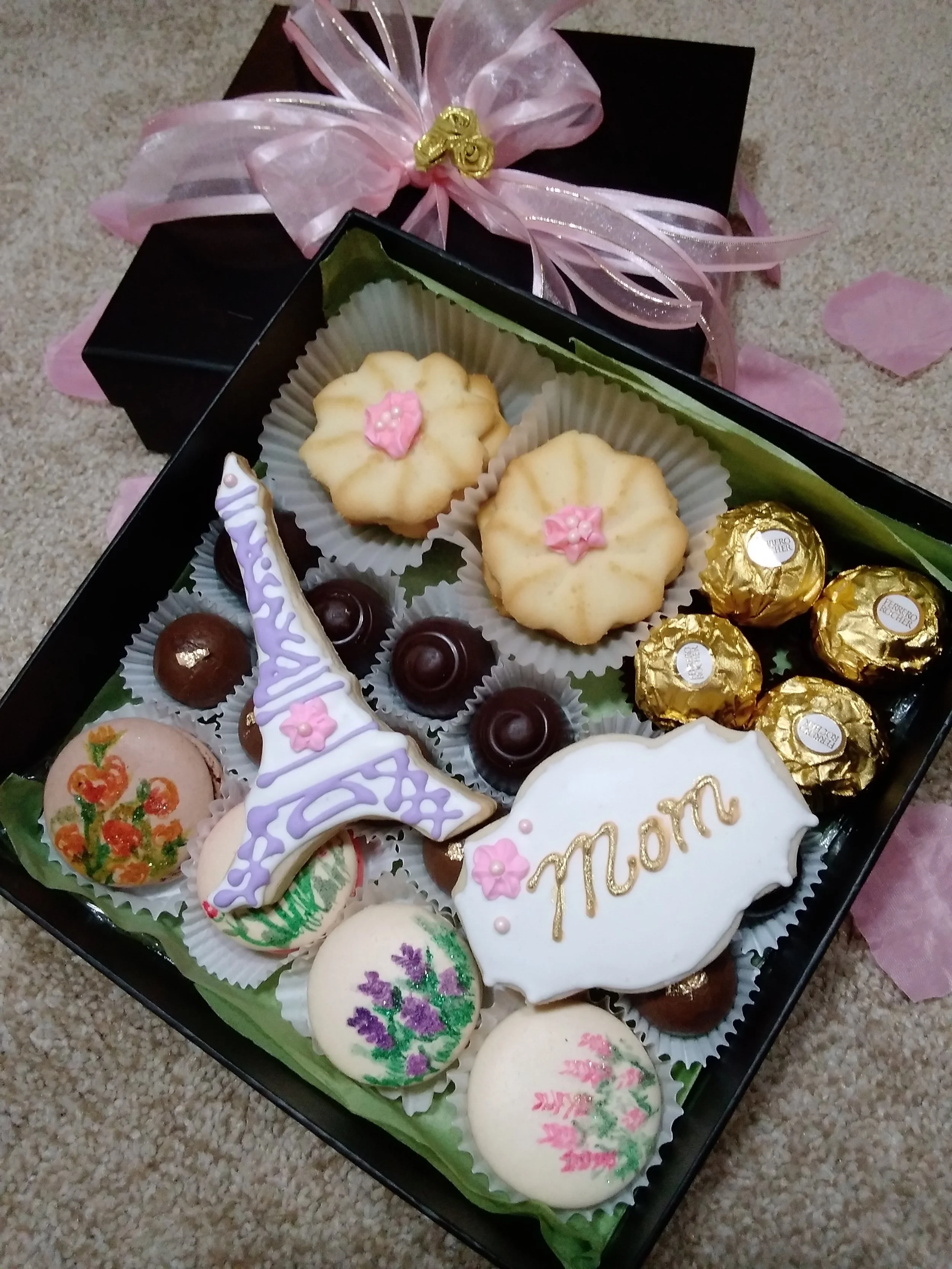 6H "Mom" Gift box $35.00