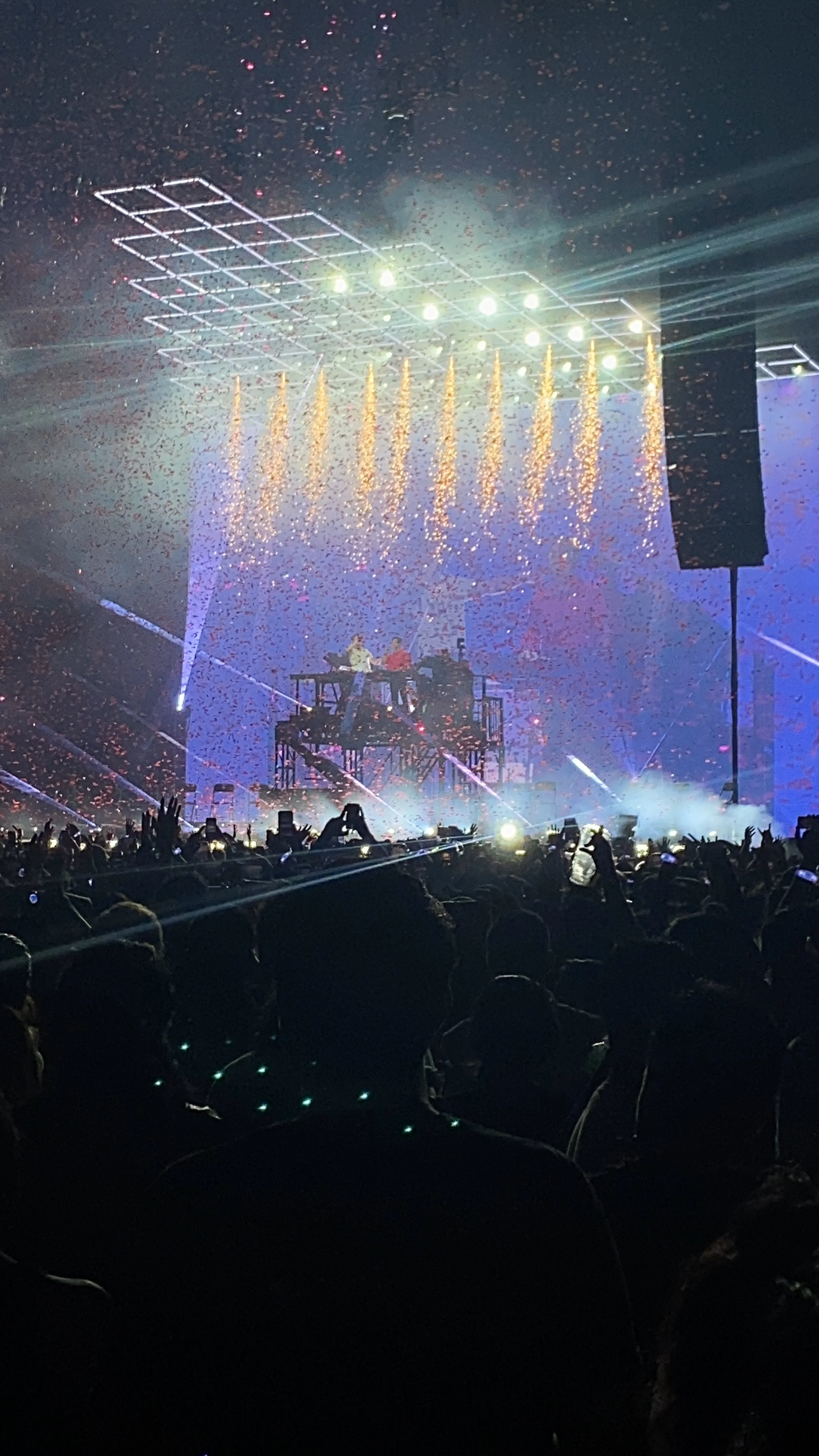Kygo 'stole the show' y 'light up the' CDMX con dos alucinantes