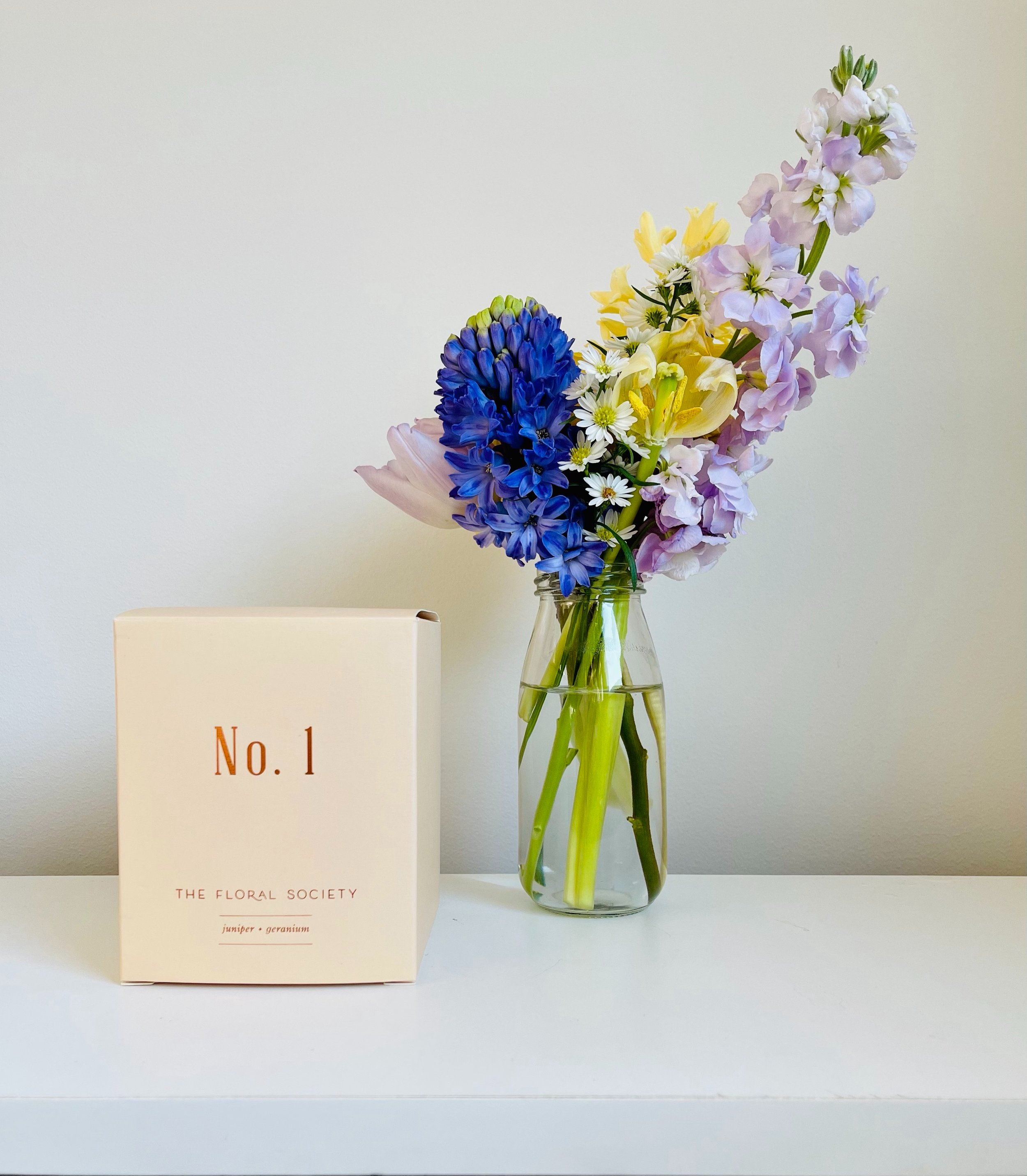 Fragrant+Candle+No.1+with+Flowers+Packaging+.jpg