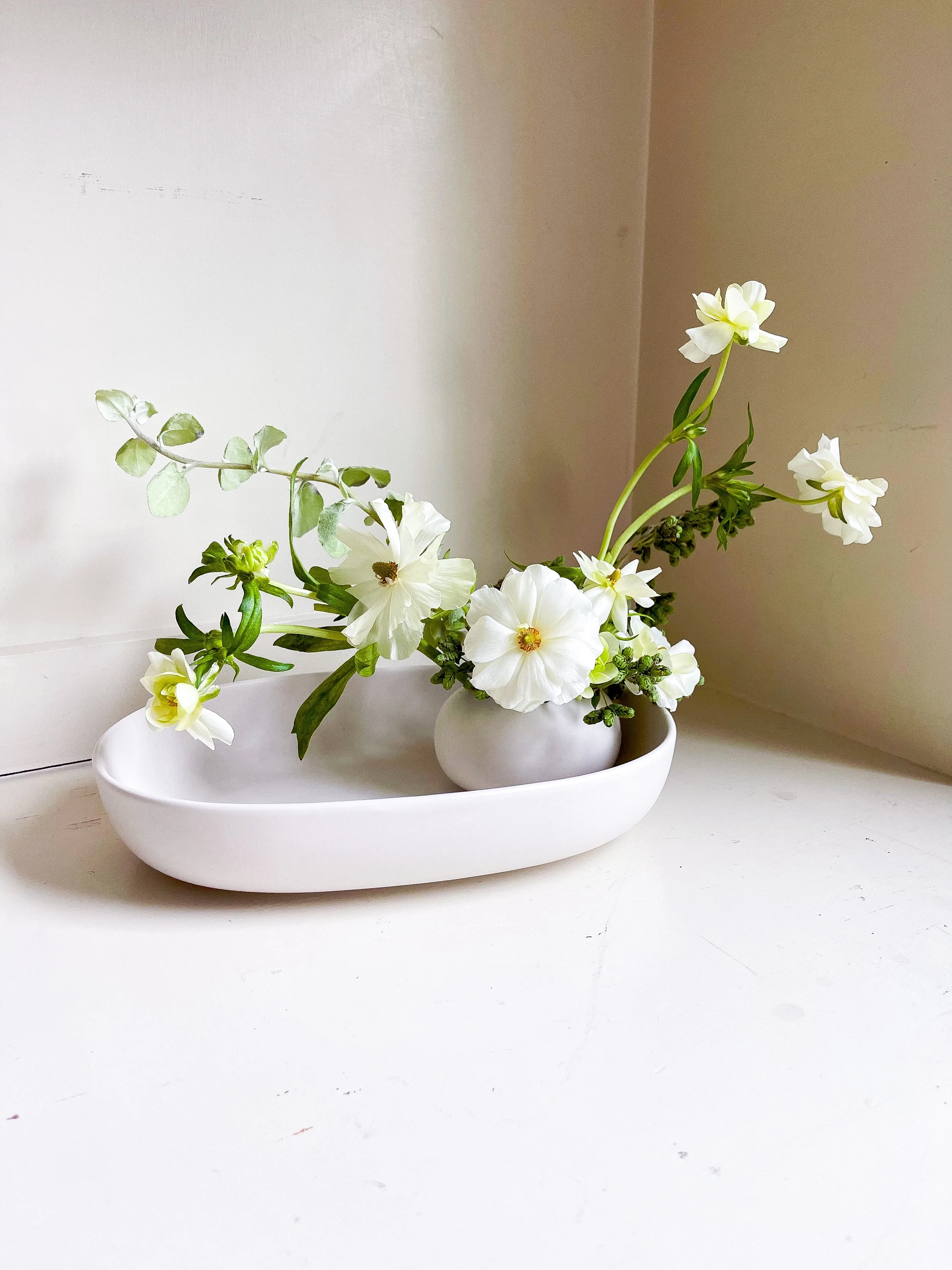 Ceramic Oval Dish with Ceramic Frog Floral Arrangement