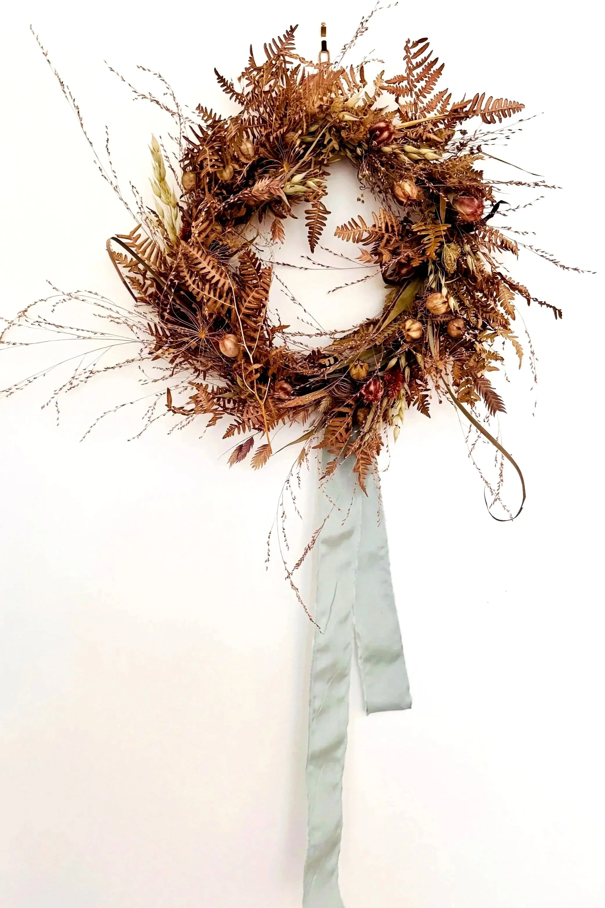 Wreath%252BNo%252B5%252Bbracken%252Bfern%252Bnigella%252Bpods%252Bdried%252Bgrasses%252Blight%252Bblue%252Bribbon%252B.jpg