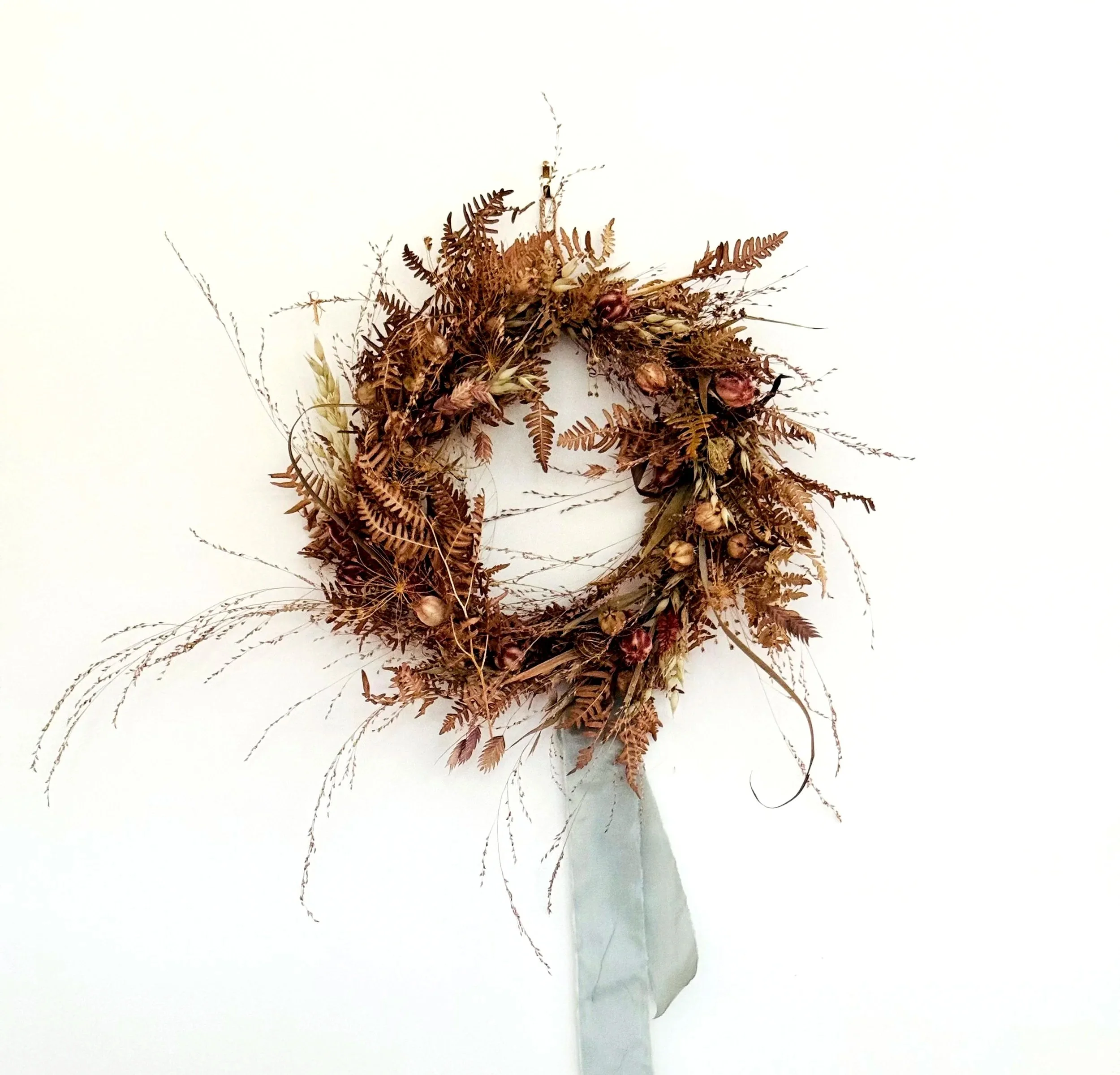 Wreath+No+5+with+bracken+fern+nigella+pods+silk+ribbon.jpg