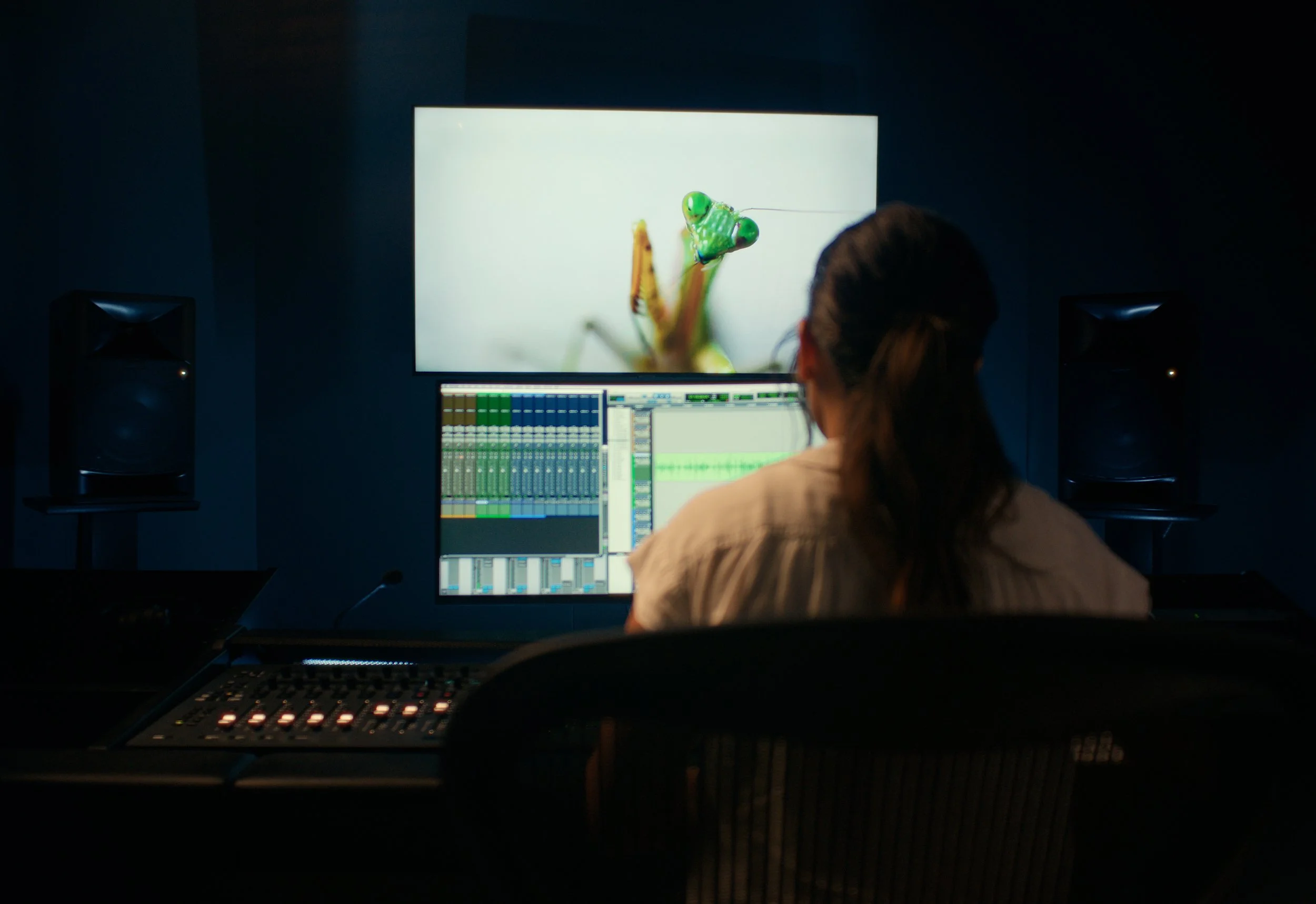 LEGO DC FINAL CONFORM.00_00_08_00.Still016.jpg