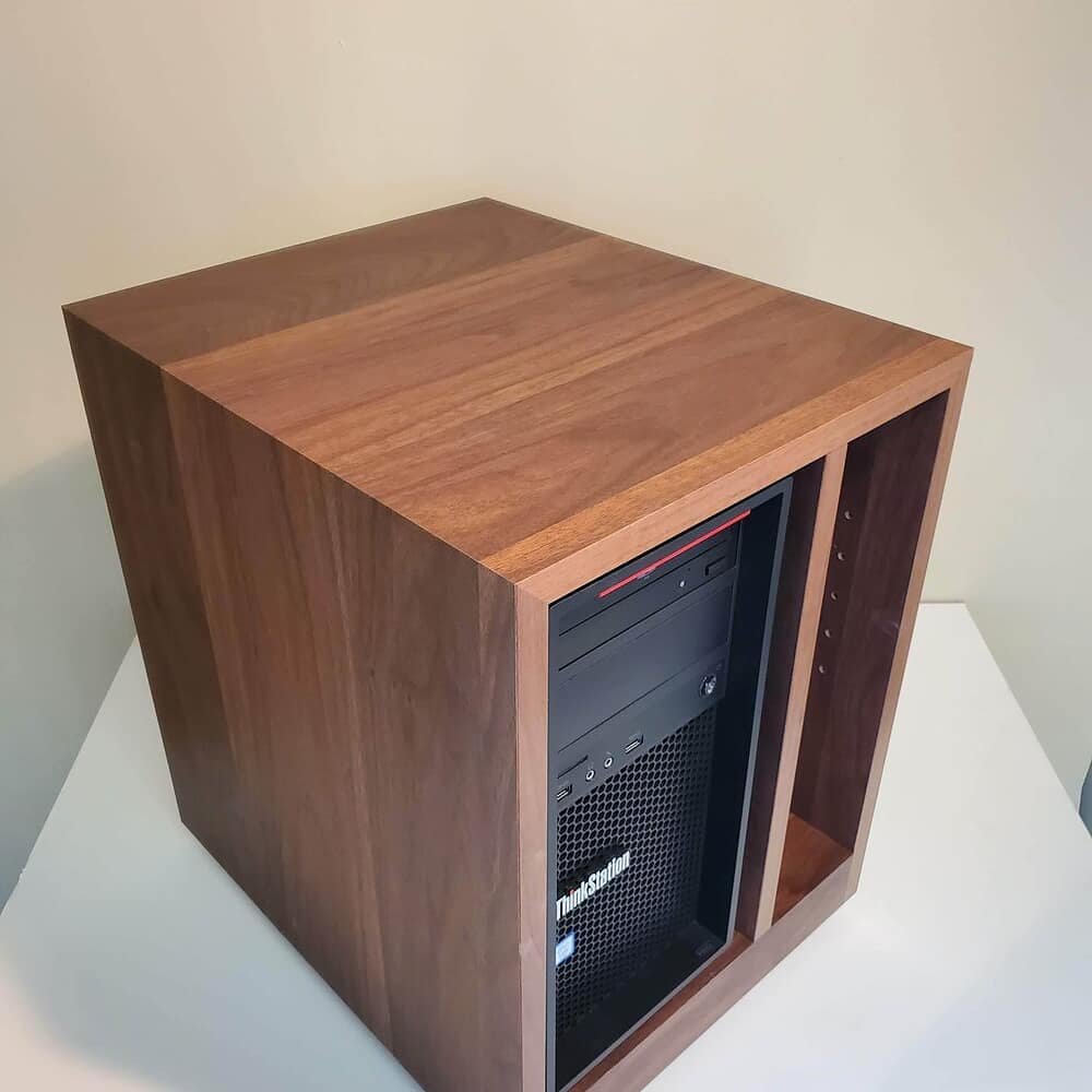 Custom case for cpu with mitered joints in walnut veneer.
.
.
.
.
.
.
.
.
.
.
.
#furniture #design #furnituredesign #woodworking 
#casework #kitchendesign #manufacturing