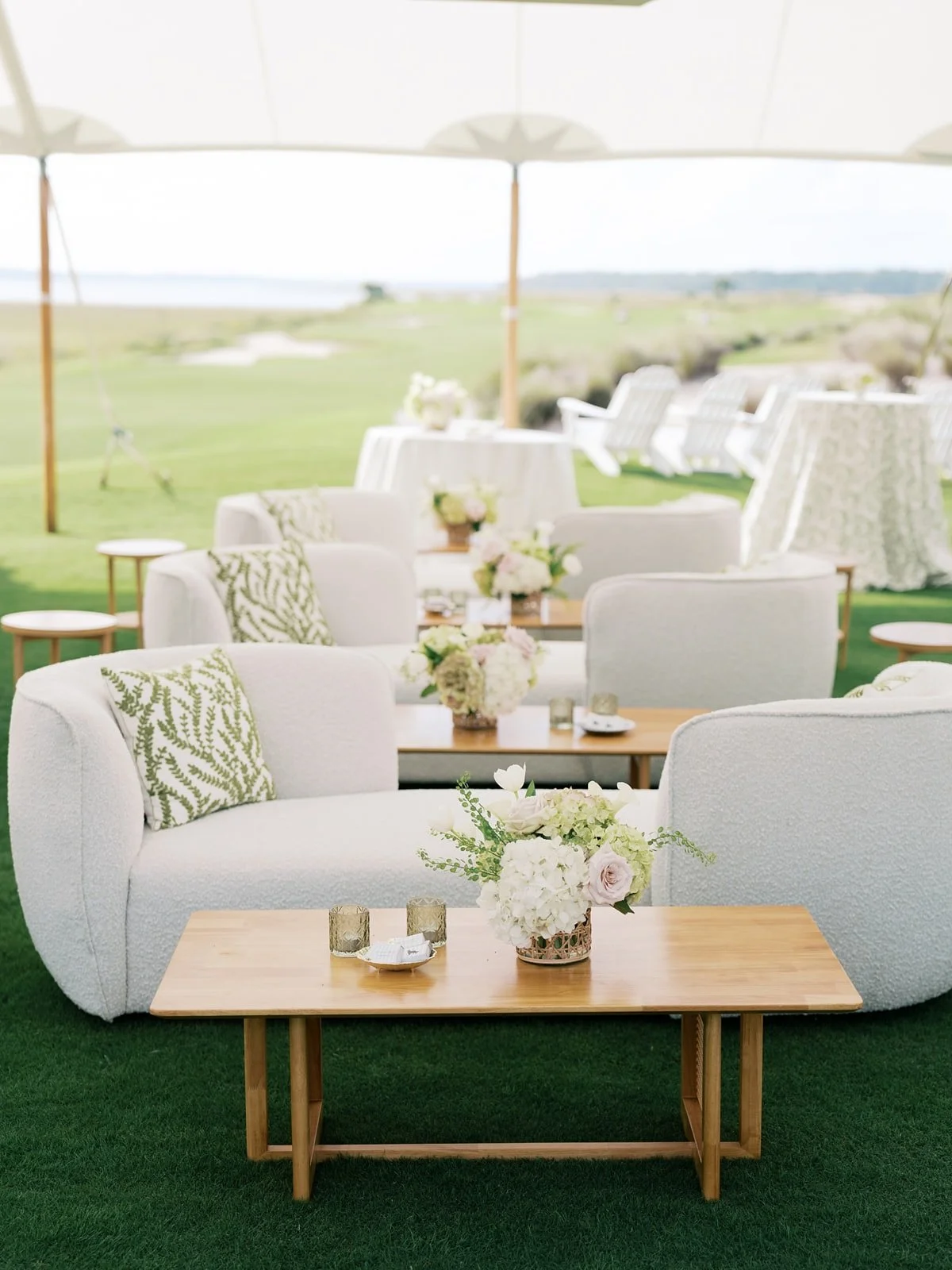 Officially introducing ✨the Serena Sofa✨

Serena is new spin on the classic gossip sofa or t&ecirc;te-&agrave;-t&ecirc;te.
In French meaning:
1. a private conversation between two people.
2. an S-shaped sofa on which two people can sit face to face.
