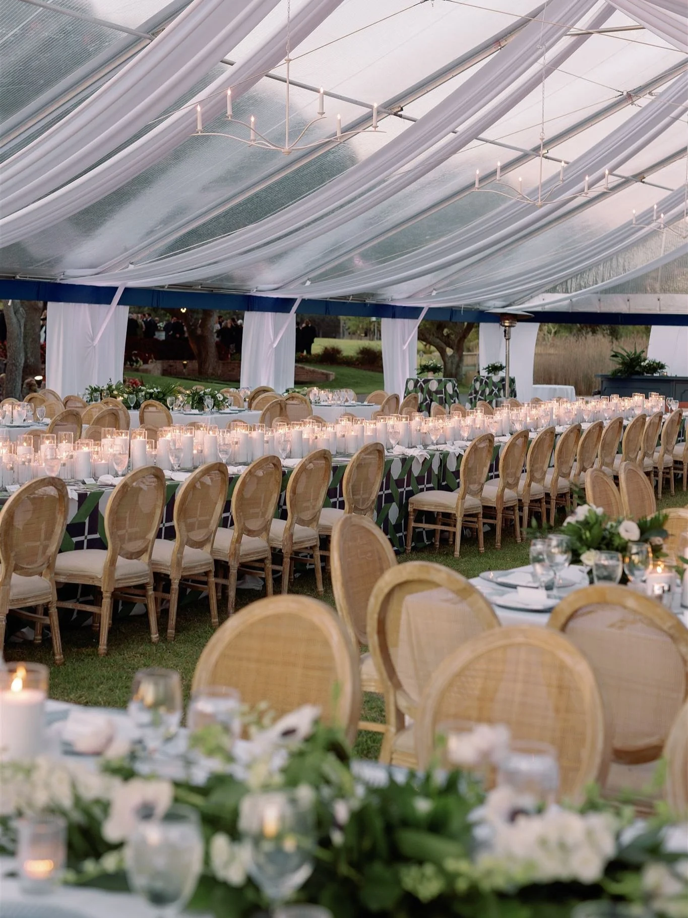 ✨ Chairs perfectly placed and candles lit ✨

White Birch Pieces:
Acadia Chairs

Planner: @steelemagnoliaevents
Venue: @debordieu_club
Photographer: @Erinfoxphoto
Florals/ Draping: @rsgeventdesigns
Rentals: @eventworksrentals
Specialty Rentals: @white