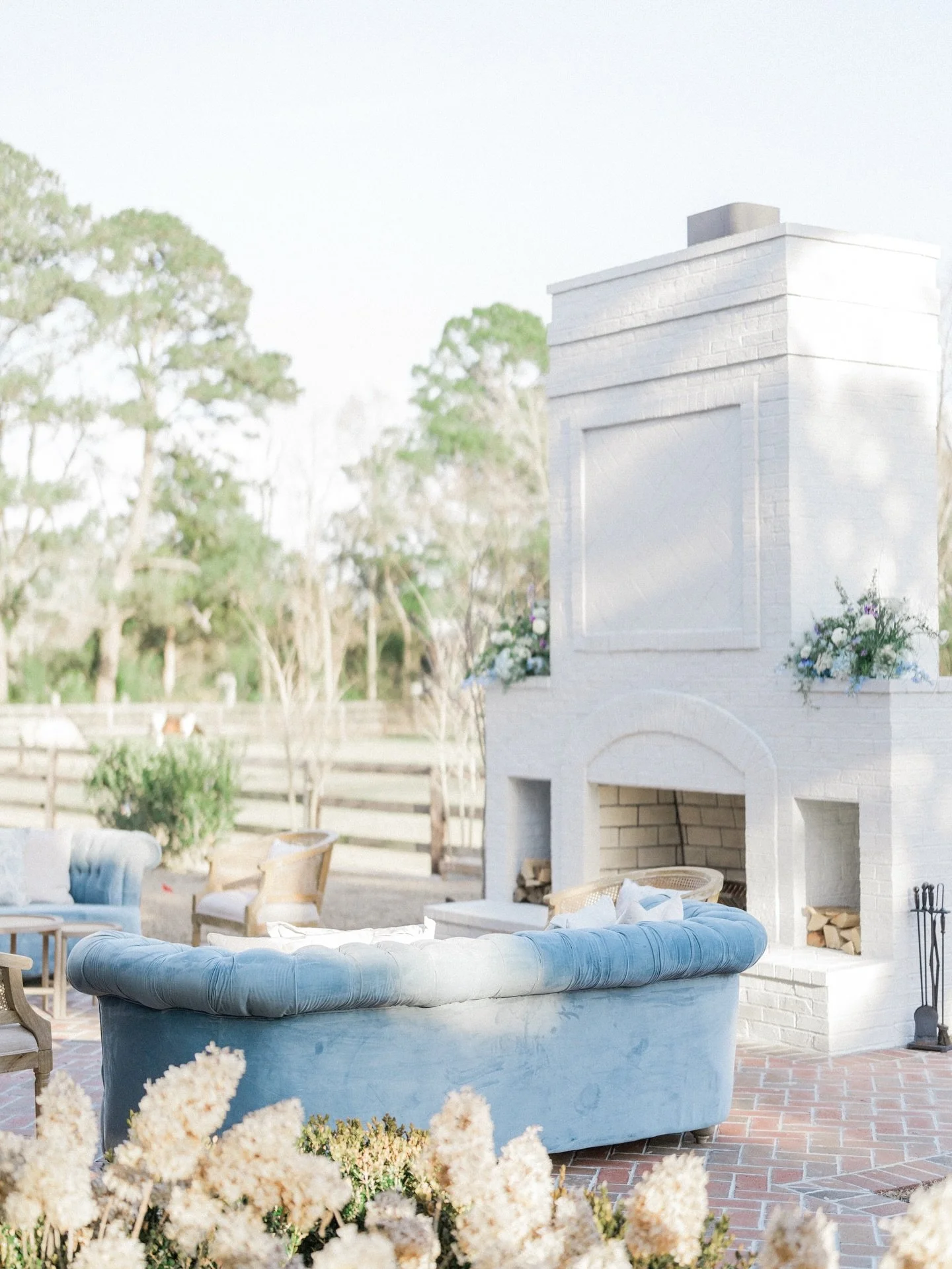 Soft seating, golden hour, and that just-married magic in the air.  @canterburyilm sets a beautiful scene with donkeys and horses making sure everything is perfect on your big day!

This is where memories are made.

(Scroll ➡️ to see Shasta &amp; Veg