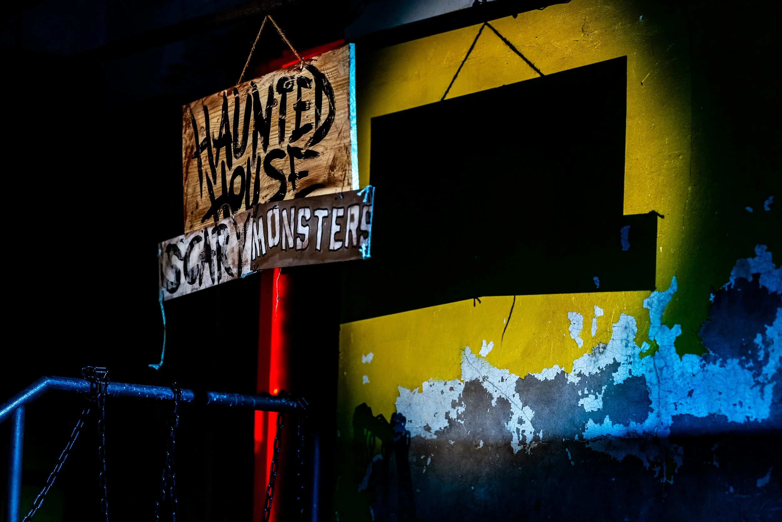 WAYS AWAY - DESPAIRIA - SET DESIGN