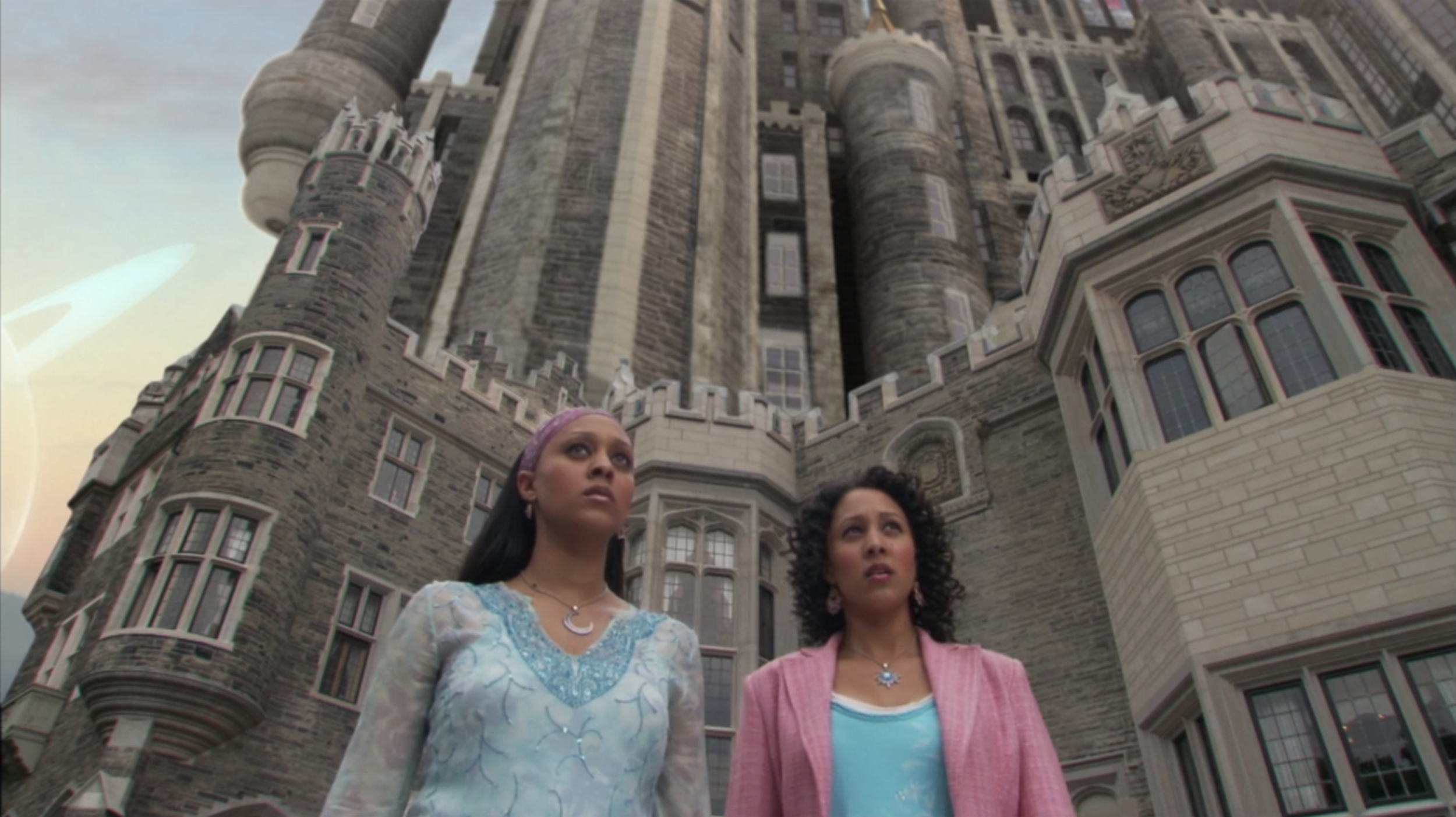 Twitches - Casa Loma - Filming Location 02.png