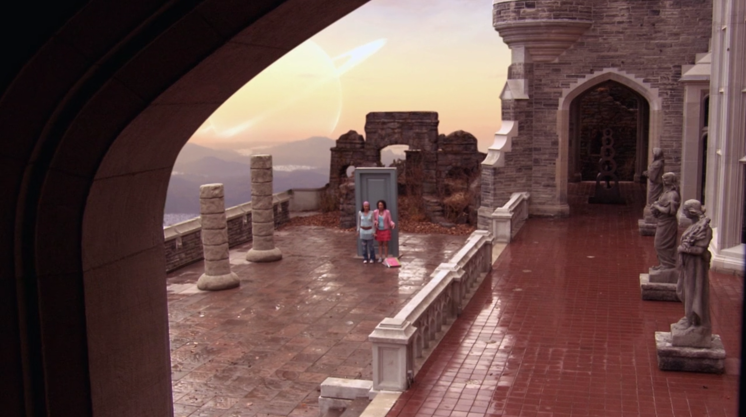 Twitches - Casa Loma - Filming Location 03.png