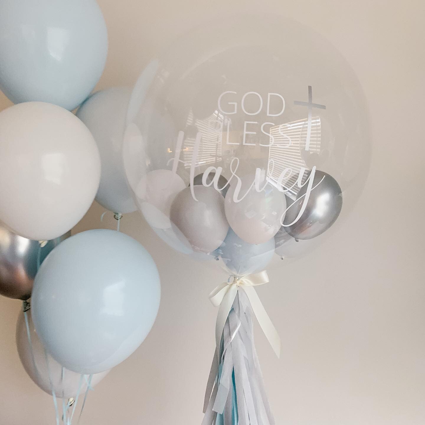 I absolutely love how bubbles can be customized and used for everything &amp; anything 🤍
For the past couple weekends they were used for baptisms, birthday milestones, National Smile Day, just to name a few ☺️