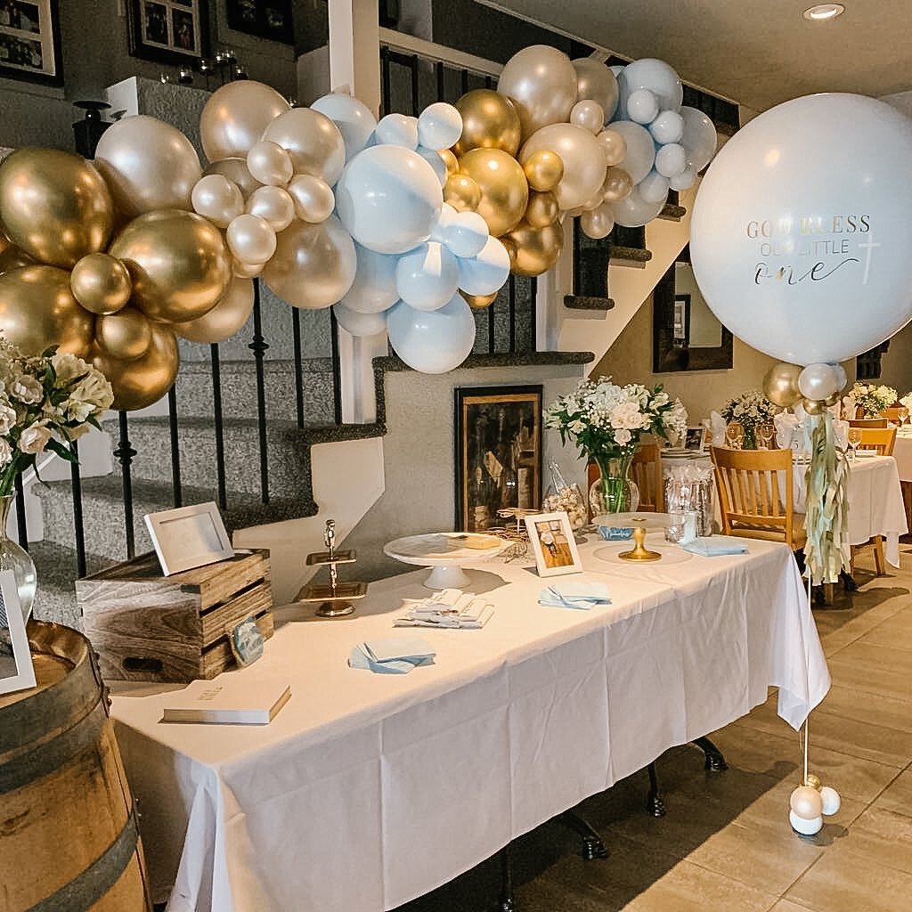 A perfect combo for a First Communion ft. Helium Luxe Jumbo + mini garland in a custom palette ✝️
#balloondecor #baptismballoons #baptismdecor #firstcommuniondecor #firstcommunion #hamontballoons #hamiltonballoons #grimsbyballoons #burlingtonballoons