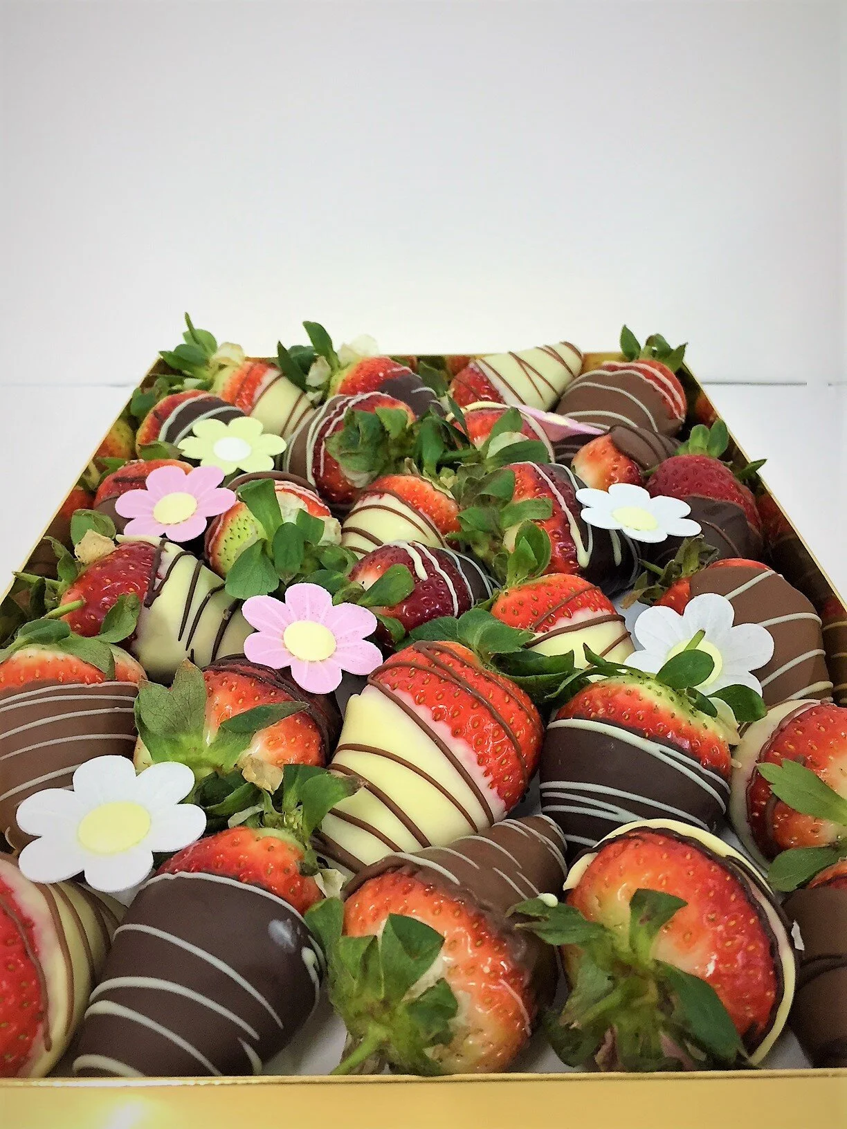 Flower Power Gift Box — Edible Arrangements Fruit Bouquets Gifts