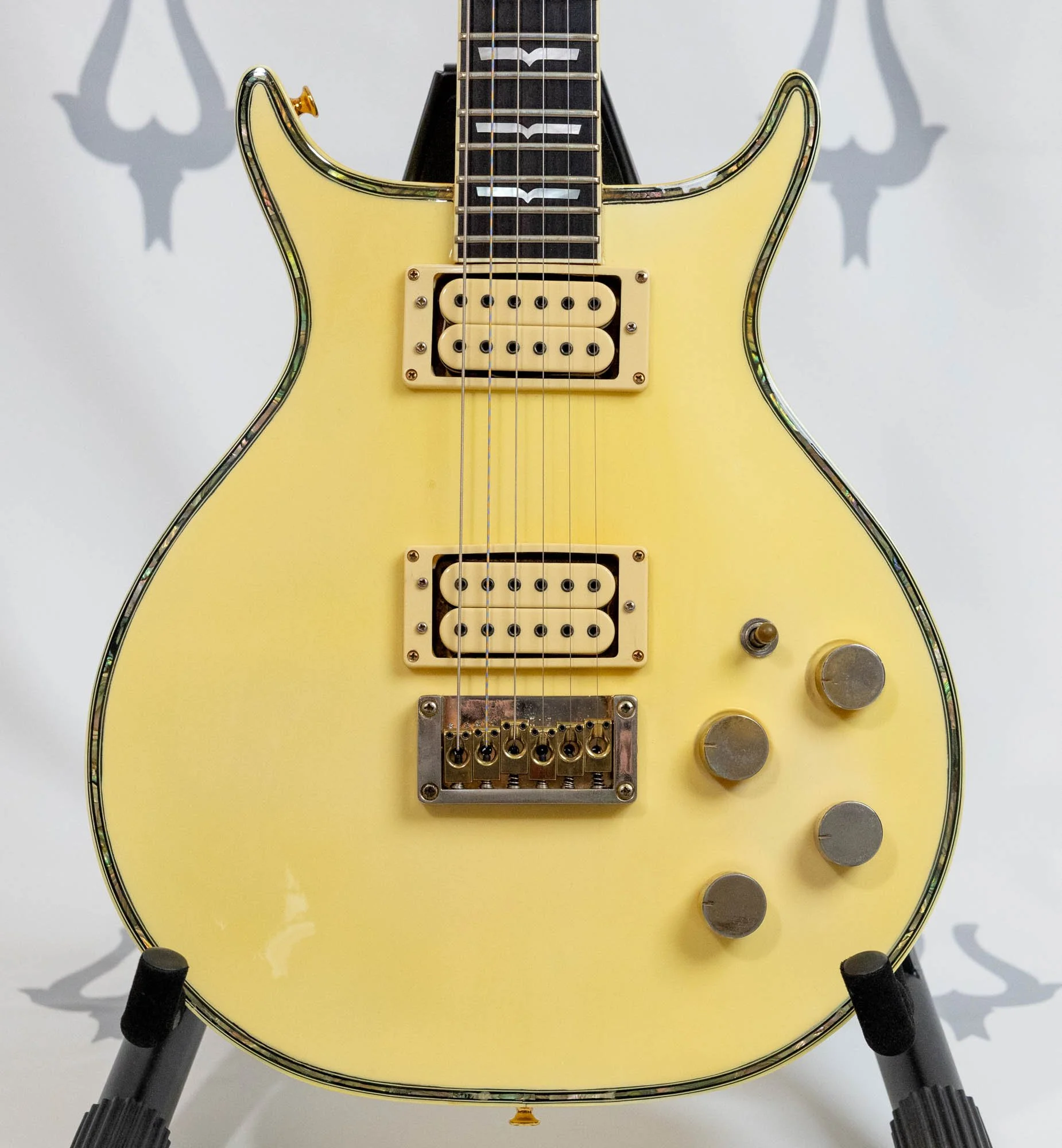 1980 Washburn Eagle Ivory White Nancy Wilson