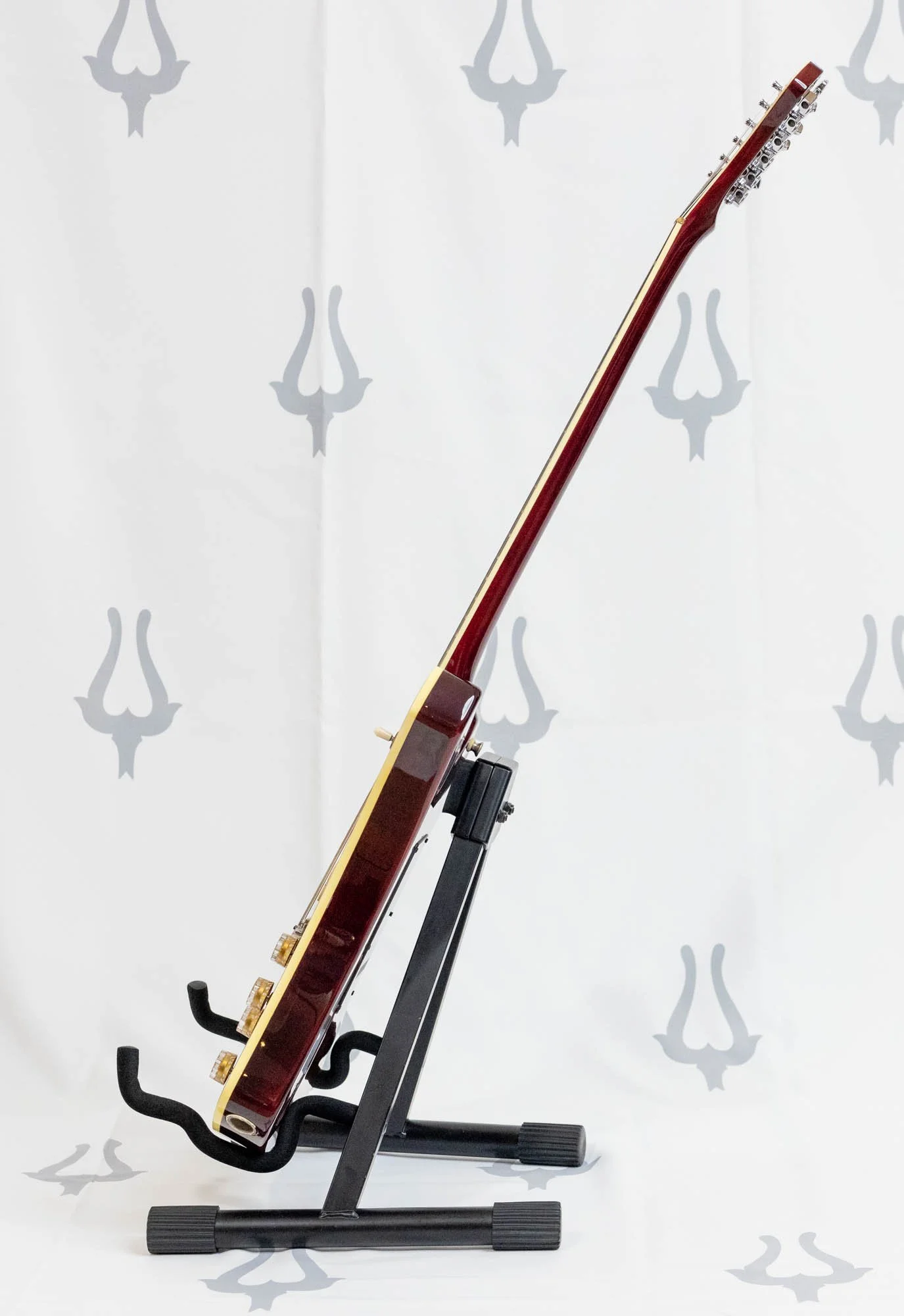 Washburn A-20-V CS Cherry Sunburst