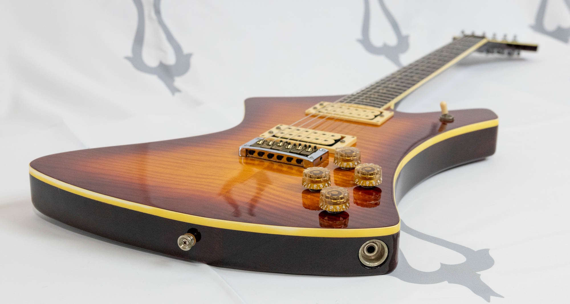 A-20 Cherry Sunburst Washburn Stage Series
