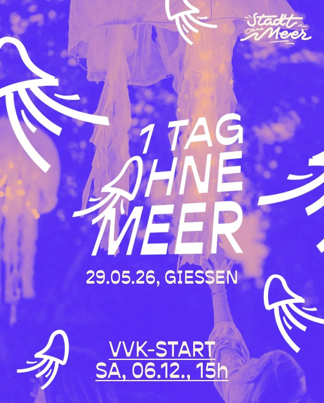 🪼Samstag (6.12.) um 15 Uhr startet endlich der VVK 🪼

Tickes gibt es wie immer nur auf unserer Homepage (Link in Bio). 

☝🏼 Auch dieses Mal verlosen wir die allerersten 4 Tickets + 4 Festival Shirts ! 

☝🏼Was ihr daf&uuml;r tun m&uuml;sst? 

1) t