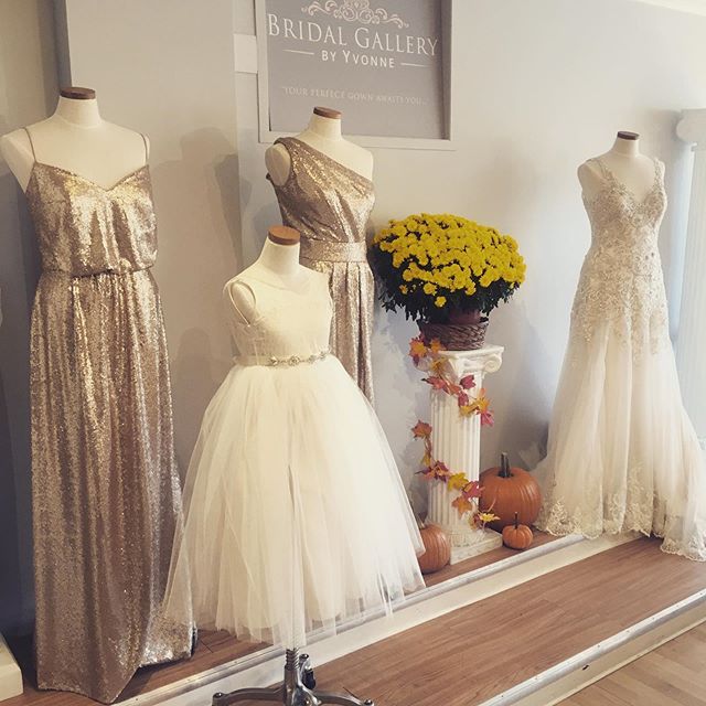 Fall time vibes 🍁 #bridesmaids #bridesmaiddress #bridesmaiddresses #couture #bridalgown #weddingdress #bridalshop #bridalgallerybyyvonne