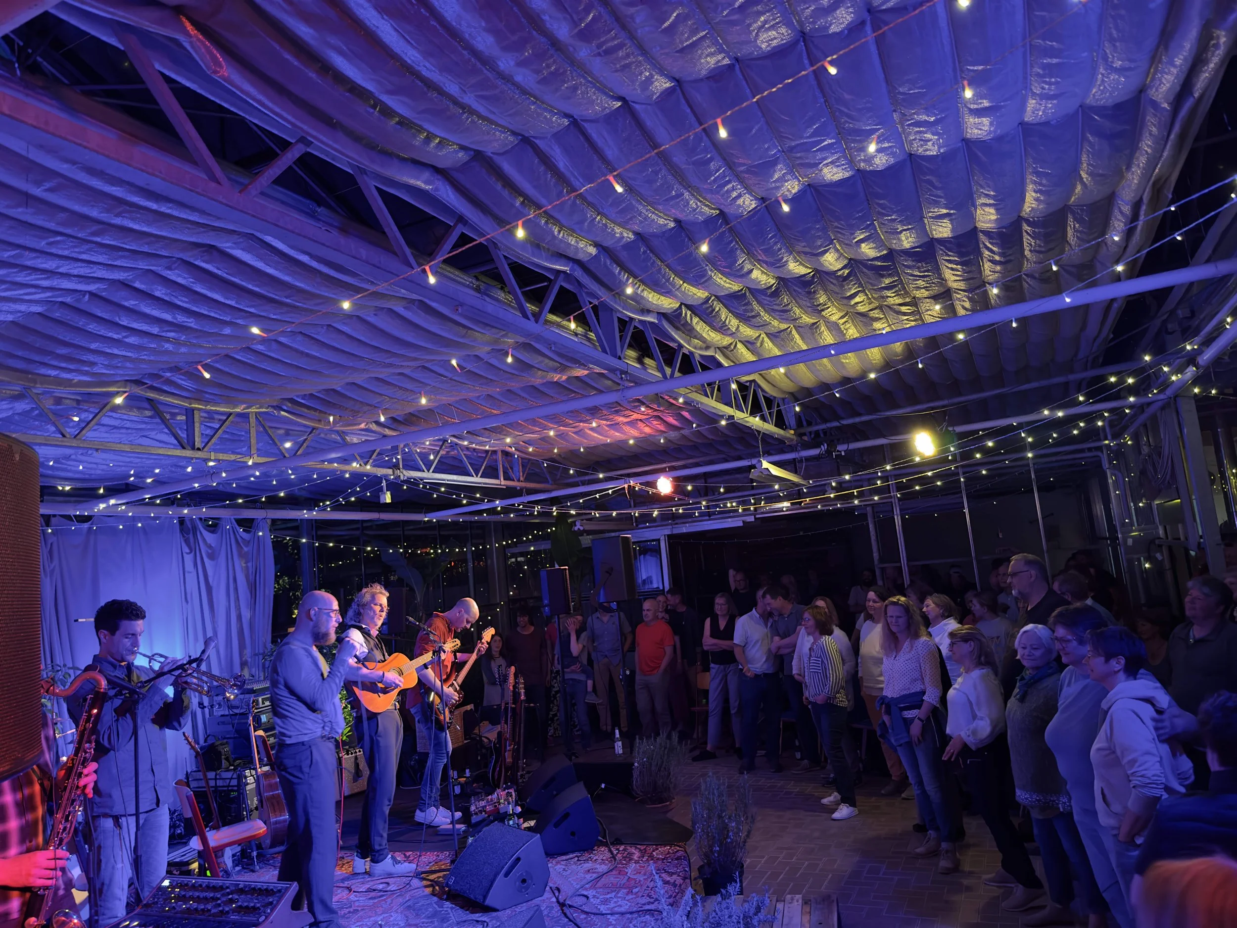 Dreiviertelblut in der Gärtnerei Jolling – Konzert im Glashaus