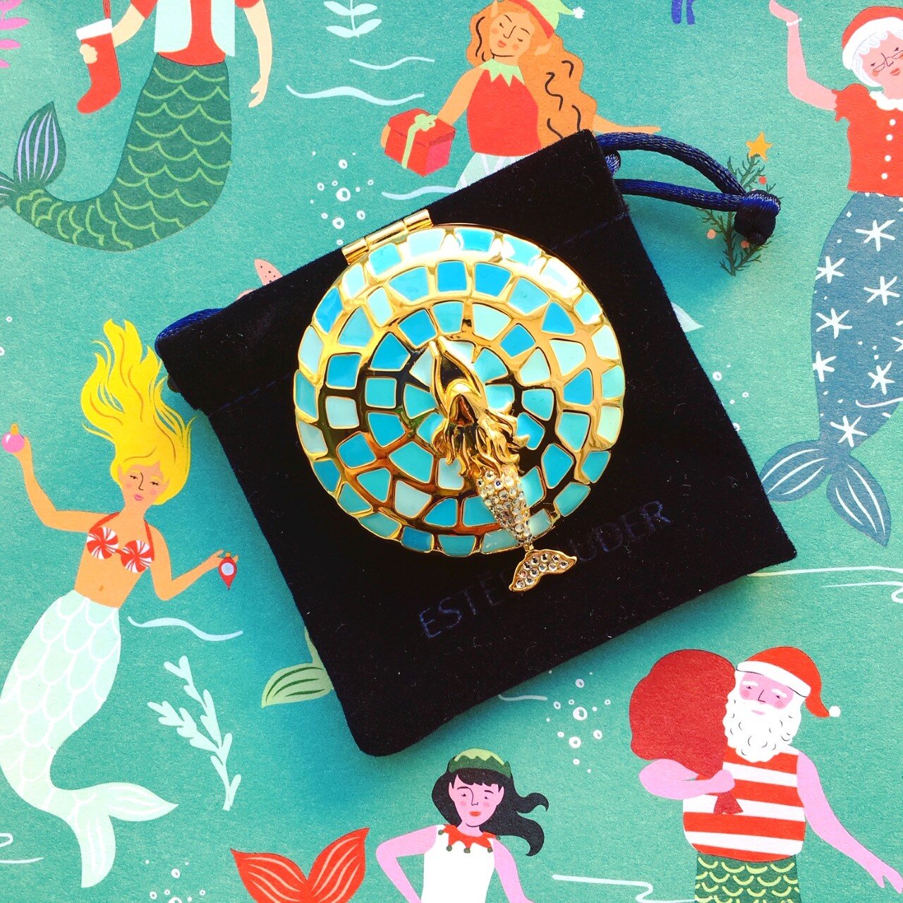   Lady of the Sea Compact Estée Lauder Holiday 2017   Estée Lauder teamed up with jewelry designer Monica Rich Kosann for a second time in 2017 to create another line of keepsake compacts for the holiday season. As part of the ocean-inspired collecti