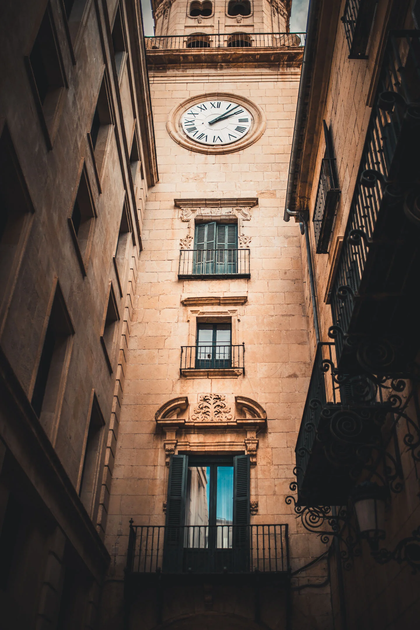 Clock in Alicante.jpg