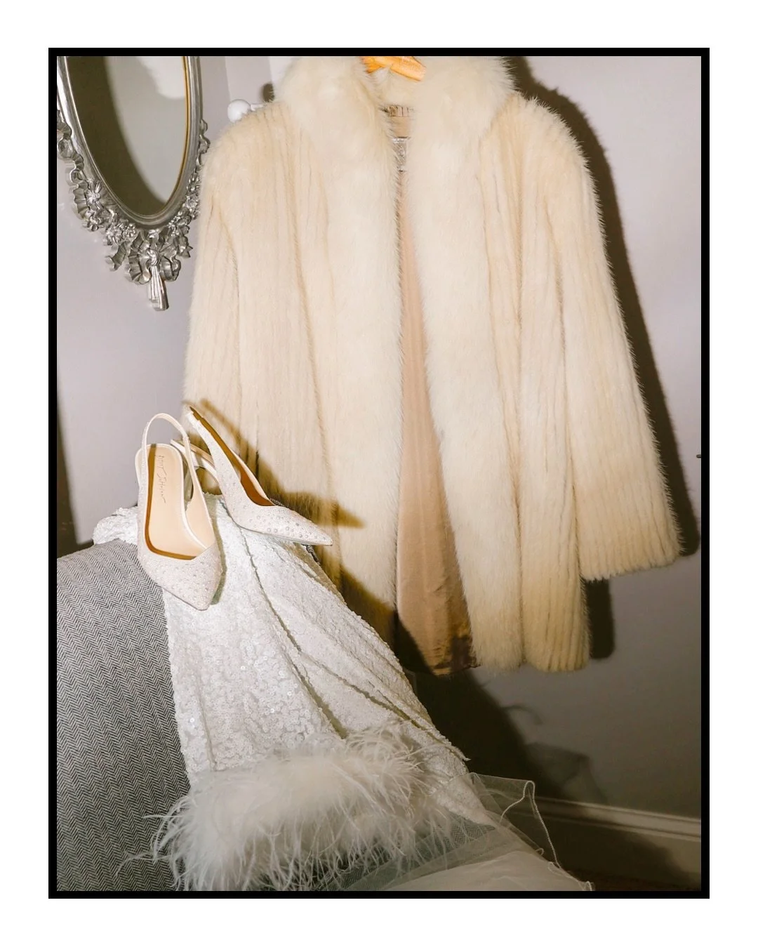 winter weddings have a special place in my heart 🥂ps the black and white ones are some of my favorites- I love capturing the moment when you walk back down the aisle as spouses. Those look like photos you&rsquo;d show your grandkids! #winterweddingi