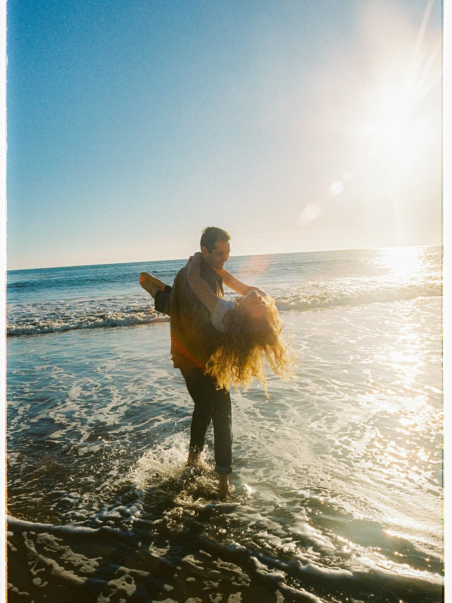 film (and some digitals) from this INCREDIBLY gorgeous day in Malibu with Sierra and Clayton !! Beach sessions on film are laid back, fun and the colors couldn&rsquo;t be juicier ☀️🍊 

#2026wedding #2027wedding #weddingfilmphotographer #35mmfilm