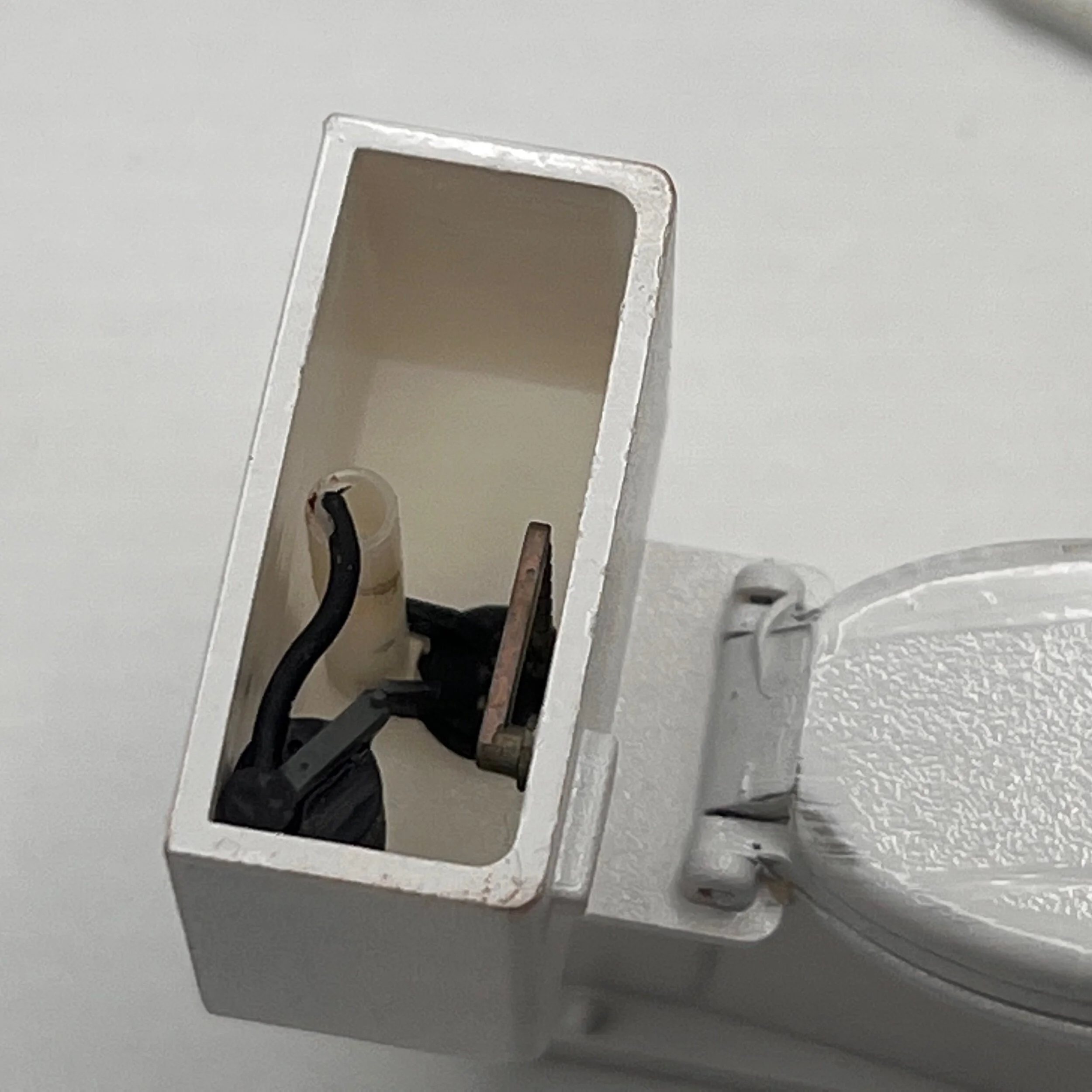 CA8EB475-846F-4F51-BA75-6CA74DB201B8