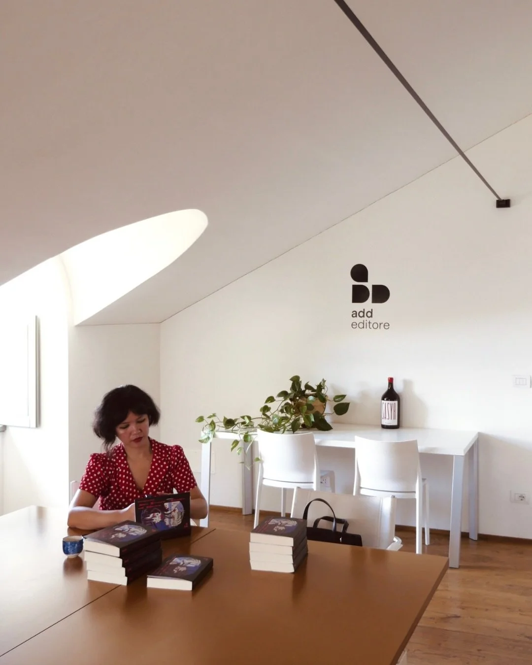 TORINO 
 La notte dei mille inferi book tour part 3:

Tuesday 3 June @ Libreria Nora book &amp; coffee, 18.00

@norabookecoffee book &amp; coffee is a caf&eacute; and bookstore specializing in gender studies, feminism and queer culture, located in Tu