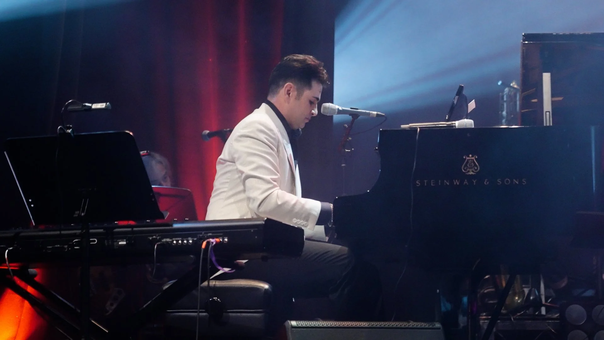 piano 2.jpg
