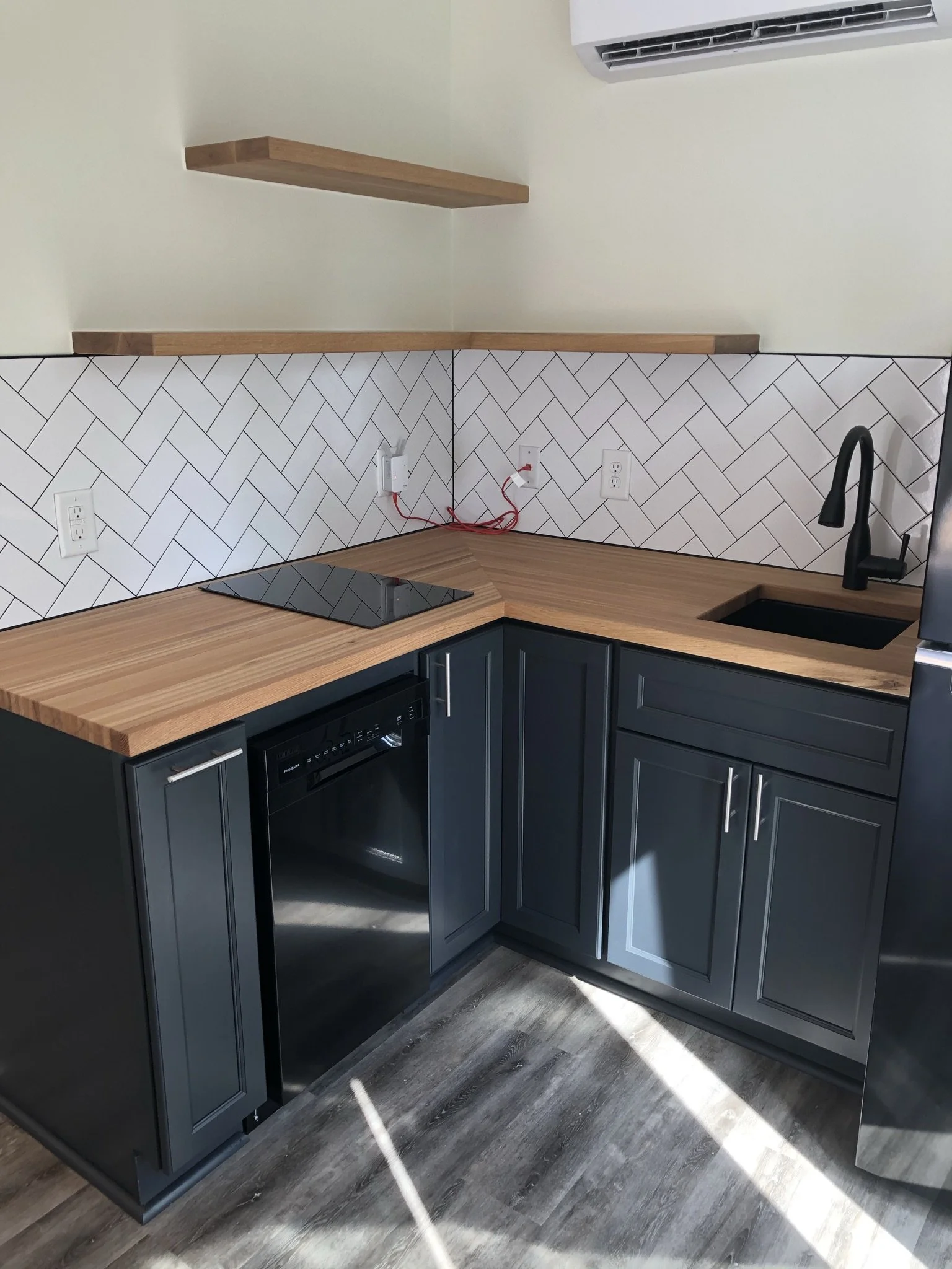 Custom-kitchenete.JPEG