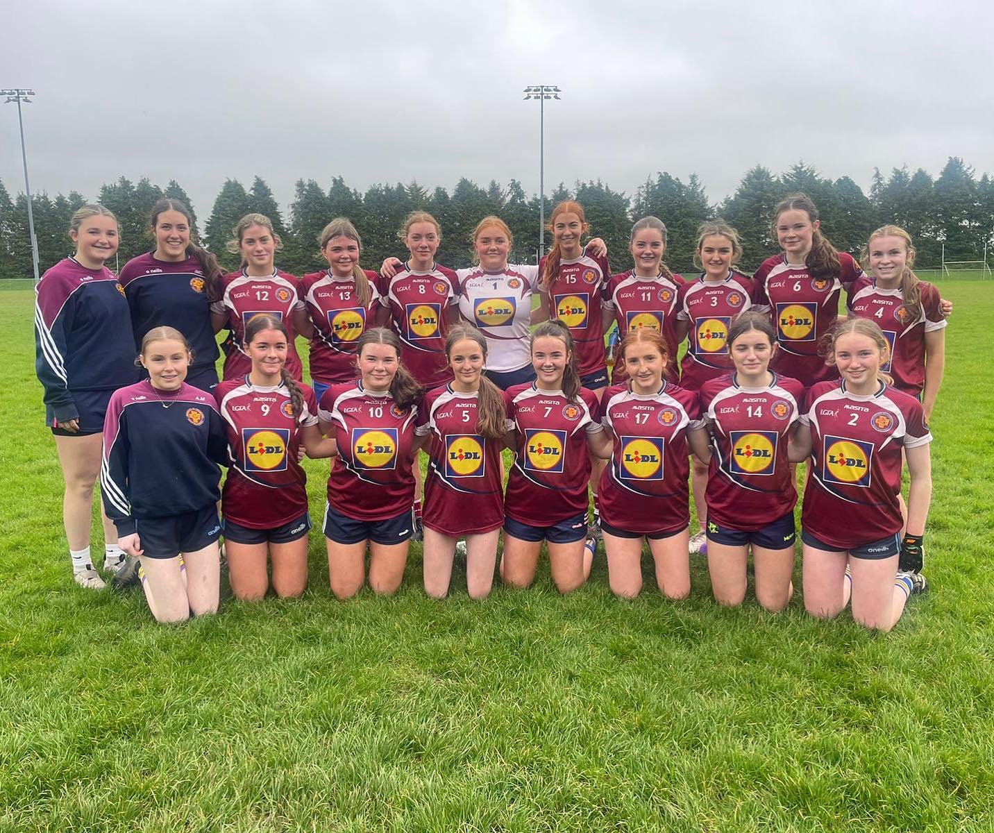 🙌🏻SENIOR FOOTBALL WIN 🙌🏻Well done to our senior football team who came out on top in what was a great battle with Glanmire Community college. We now look forward to a county final in the coming weeks. Well done girls #presab&uacute; 🏐🇱🇻