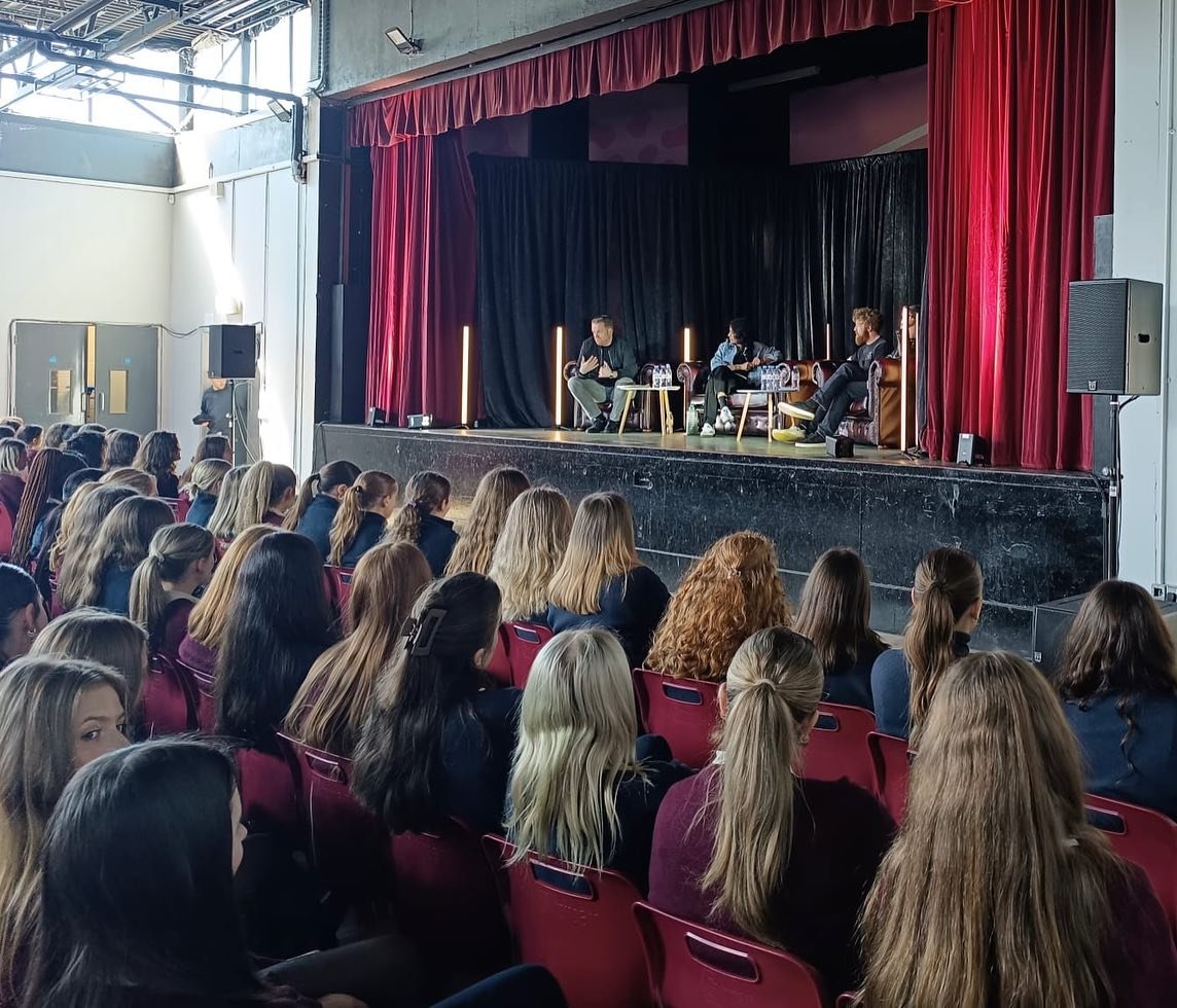 😀INSPIRATIONAL TALK 😀Today we were delighted to be invited to a talk organised by the @cbsmitchelstownsecondary about mental health and well-being. Our 5th yrs, TY&rsquo;s and 6th years got to listen to inspirational talks from Niall Breslin, Shell