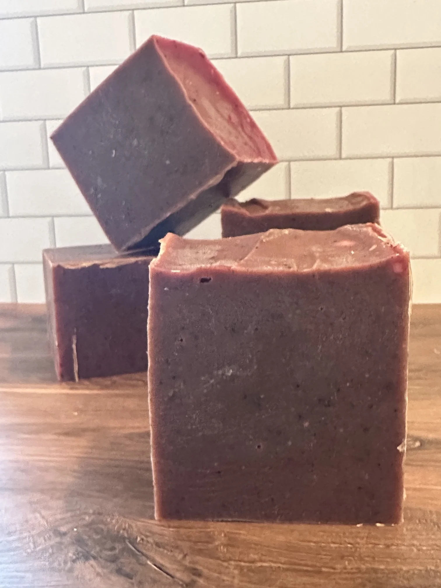 Ho Wood, Geranium, and Cedarwood with Poppy Seeds (Double Size)
