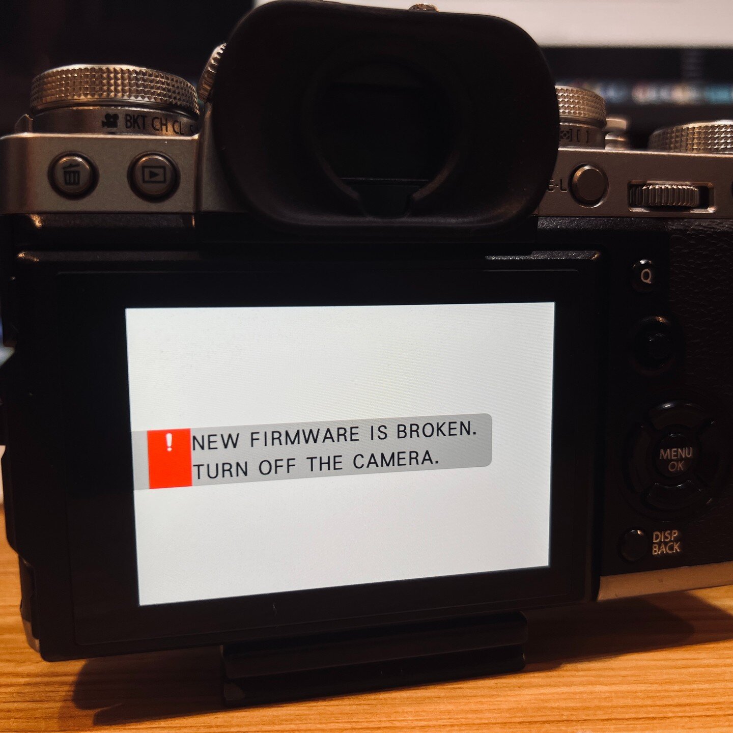 IMPORTANT FIRMWARE TIP! If you see this error message when trying to install the firmware, you need to make sure that your SD card is formatted. I had this problem tonight and figured out the solution: 

1 Make sure you use the same camera to fully f