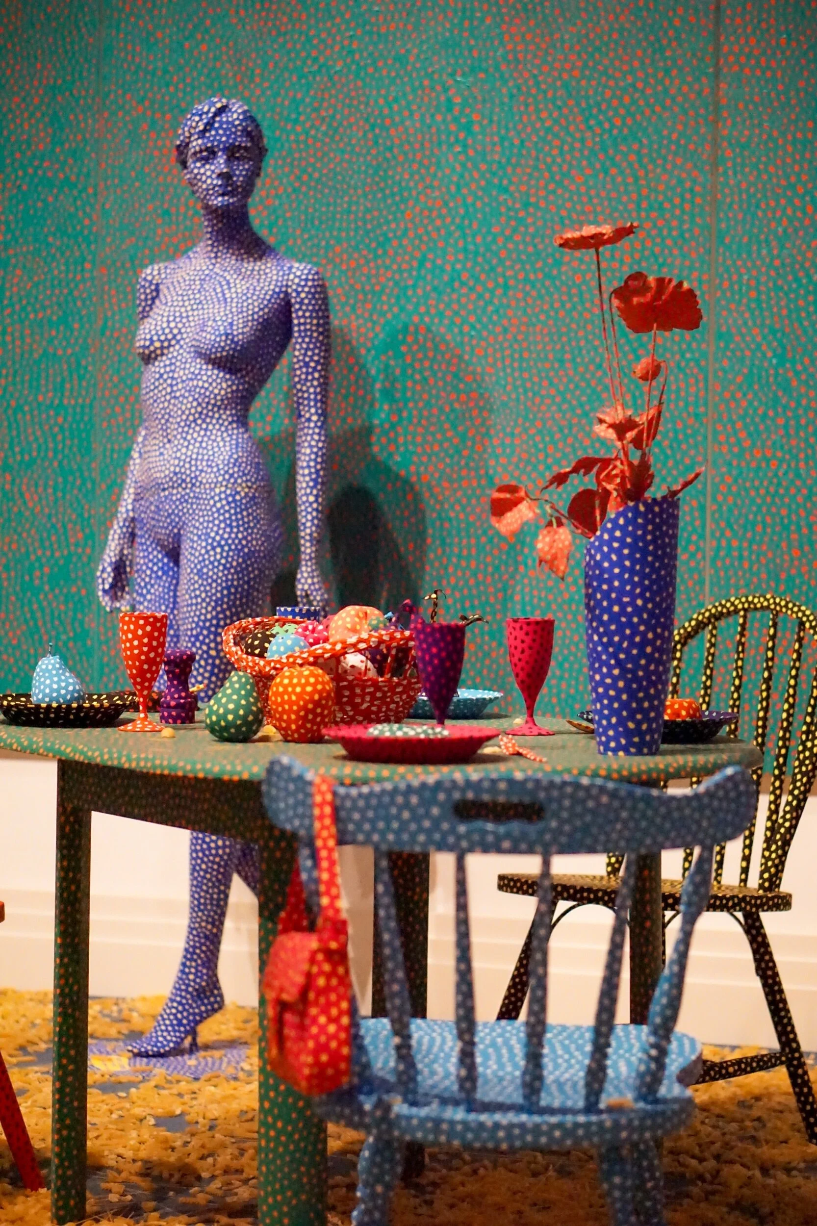 Extracto de la obra Driving Image Show de Yayoi Kusama