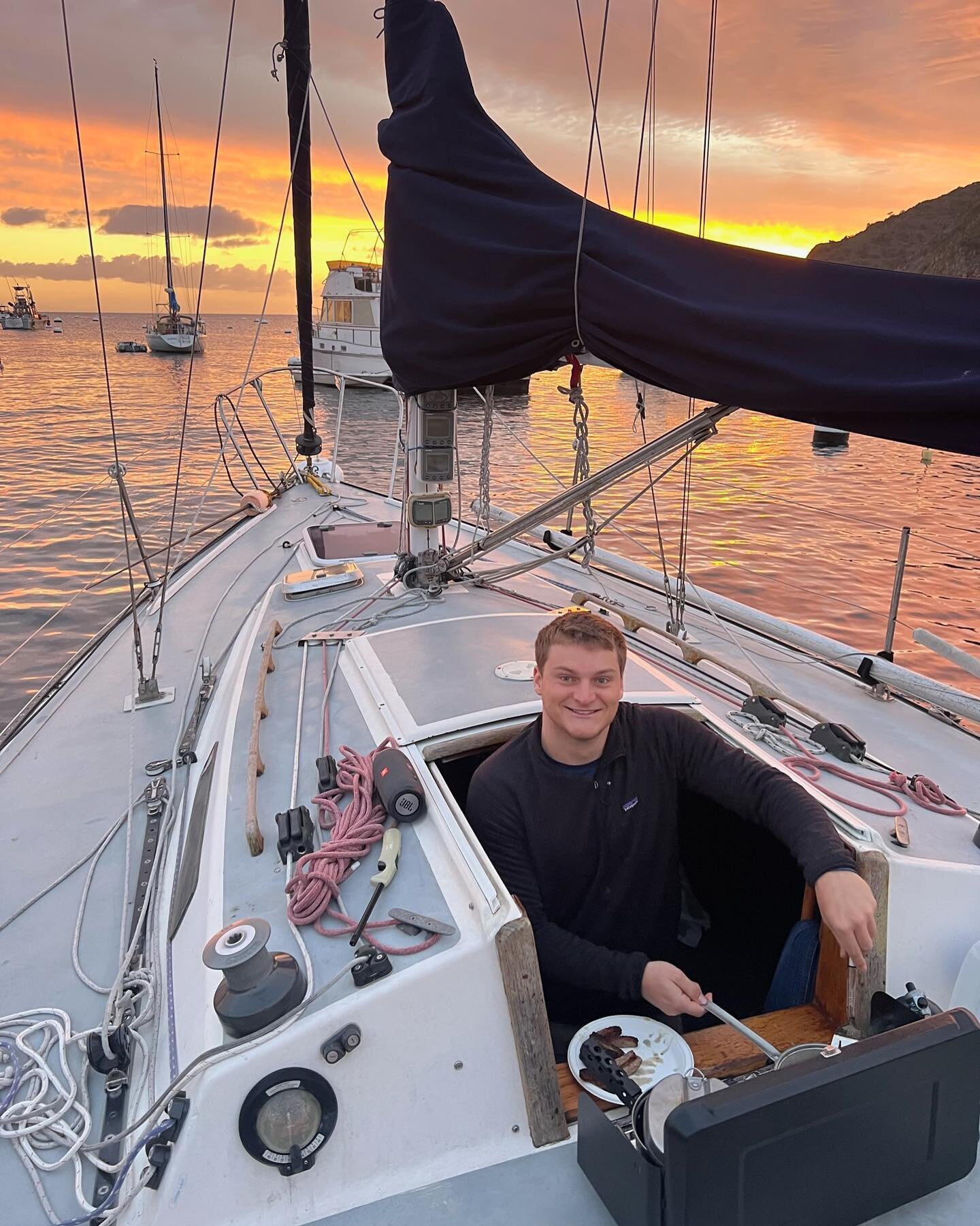 1/1/23
📍 Avalon
Racing boat 🤝 cruising boat