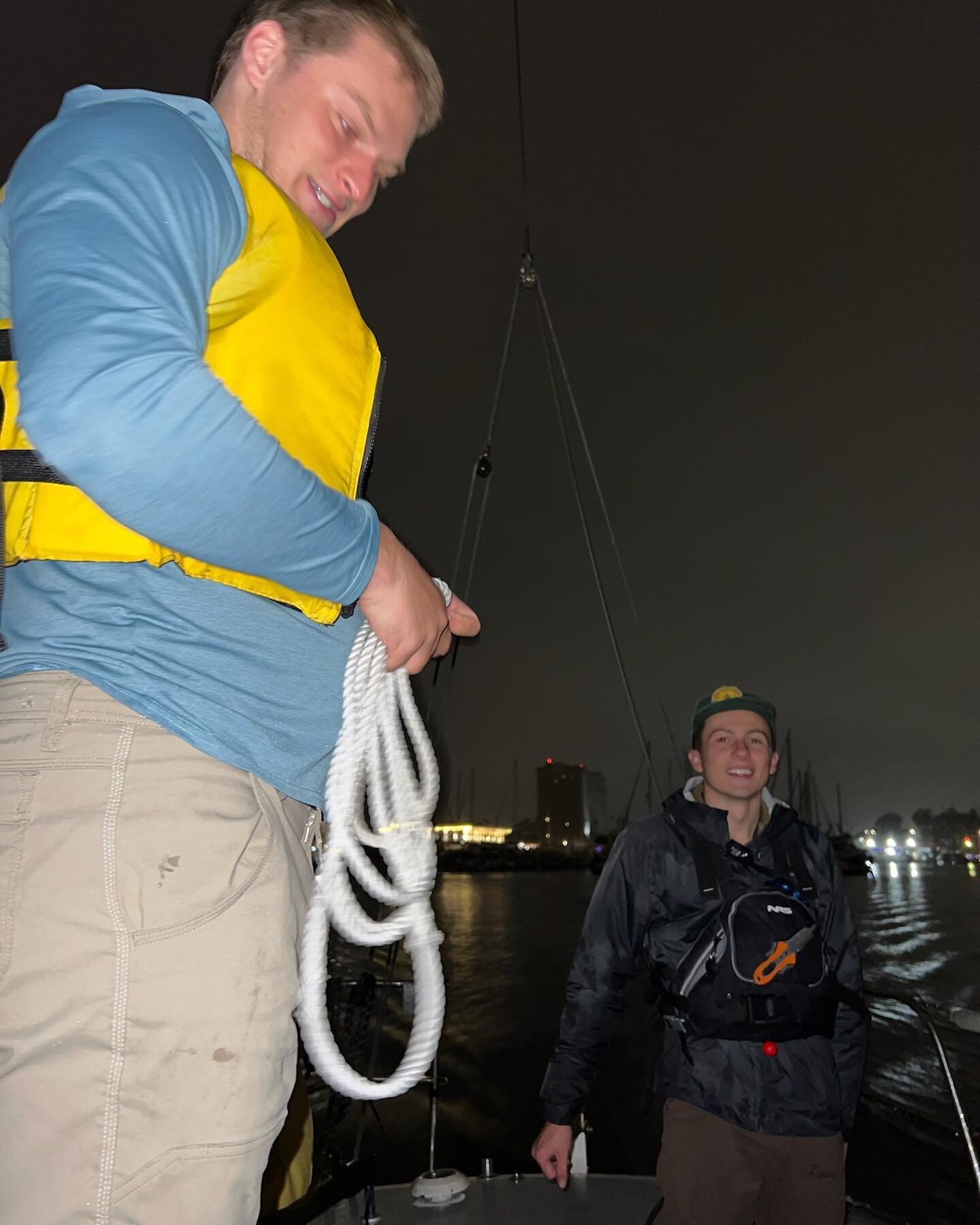 12/31/22
📍 Catalina Channel
Pre dawn wheels up for a 🌧️ start to NYE