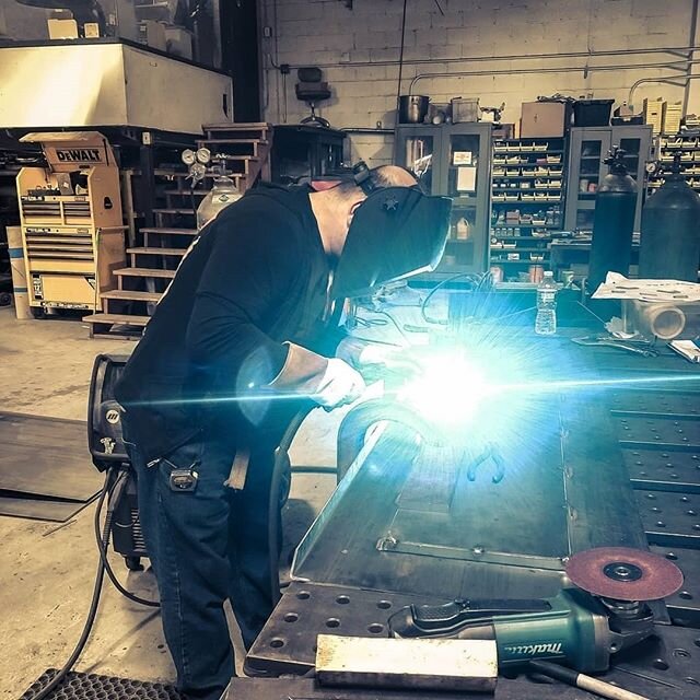 We're nothing without the master craftsman and contractors who help us create the various custom details which go into making a garden.

Here @juanalfarodesign fabricates our custom corten steel planers for a brooklyn townhouse.