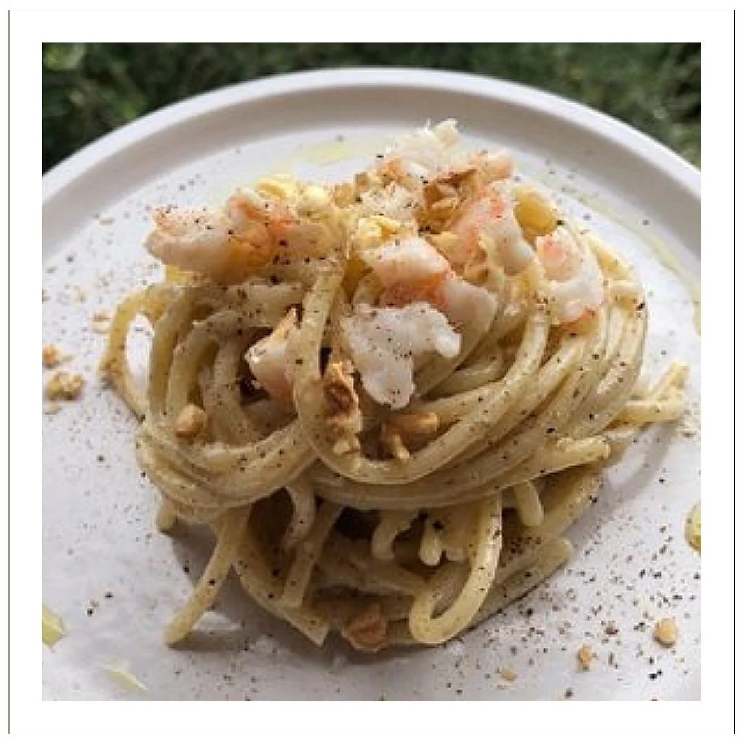 Spaghetti code di gambero e salsa di noci