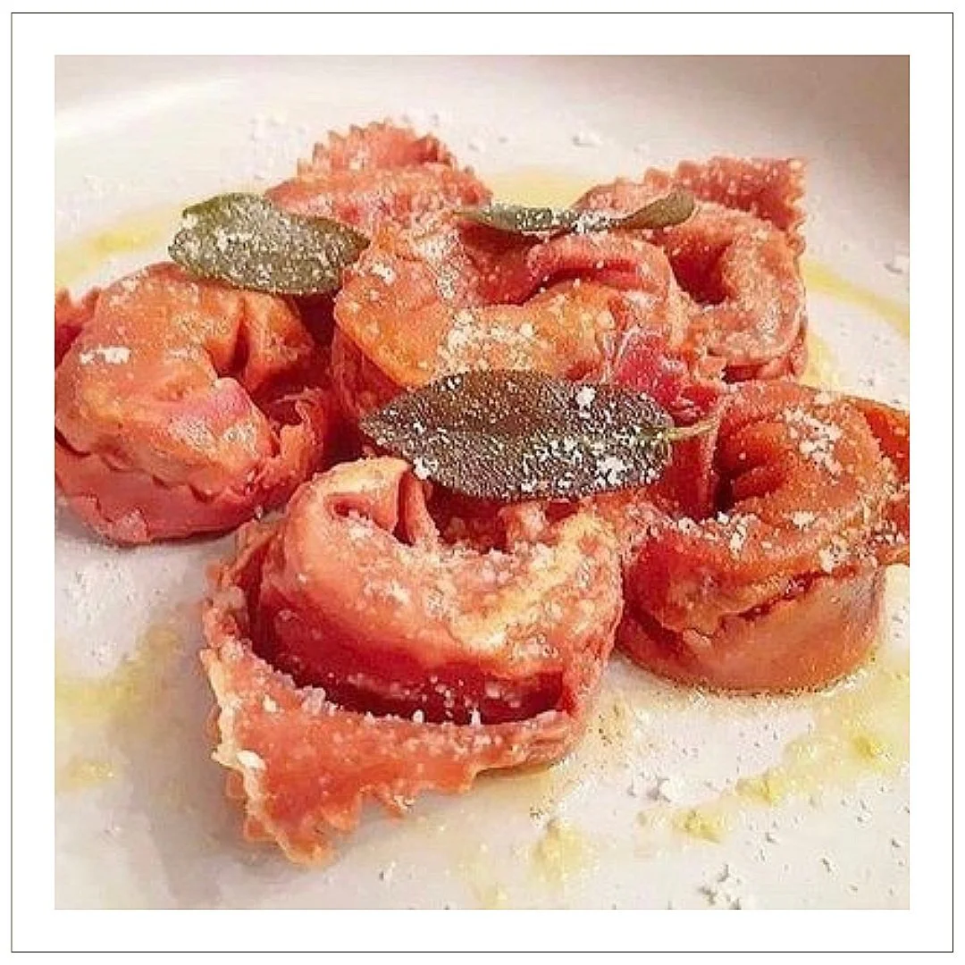 Ravioli radicchio rosso, speck, burro e salvia