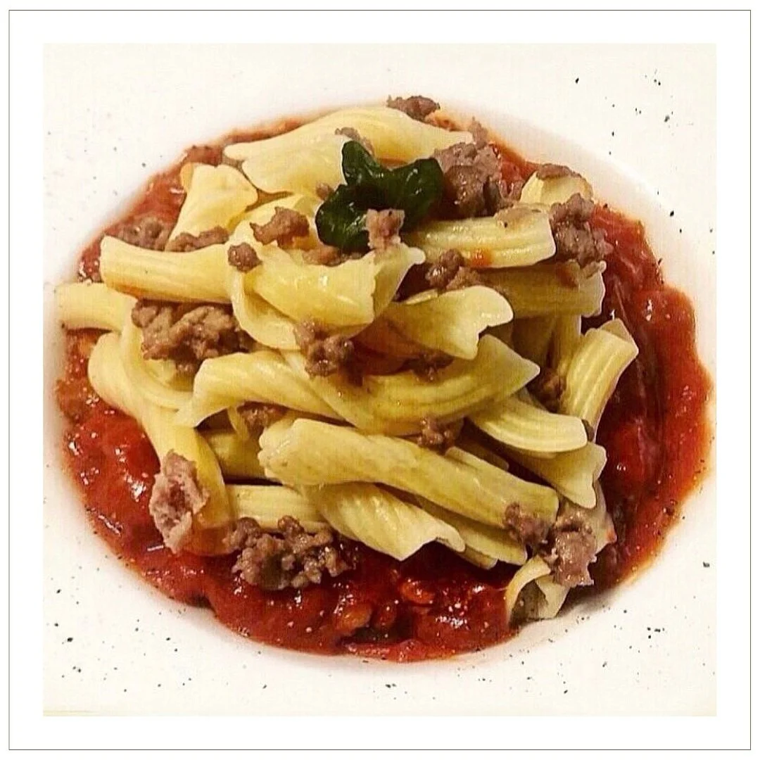 torchietti con sugo di funghi e salsiccia