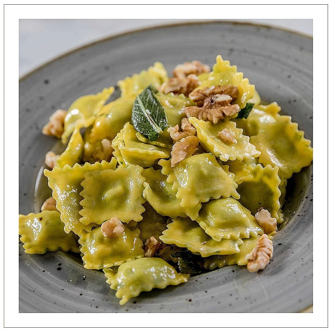 RAVIOLI DI BORRAGINE BURRO, SALVIA E NOCI