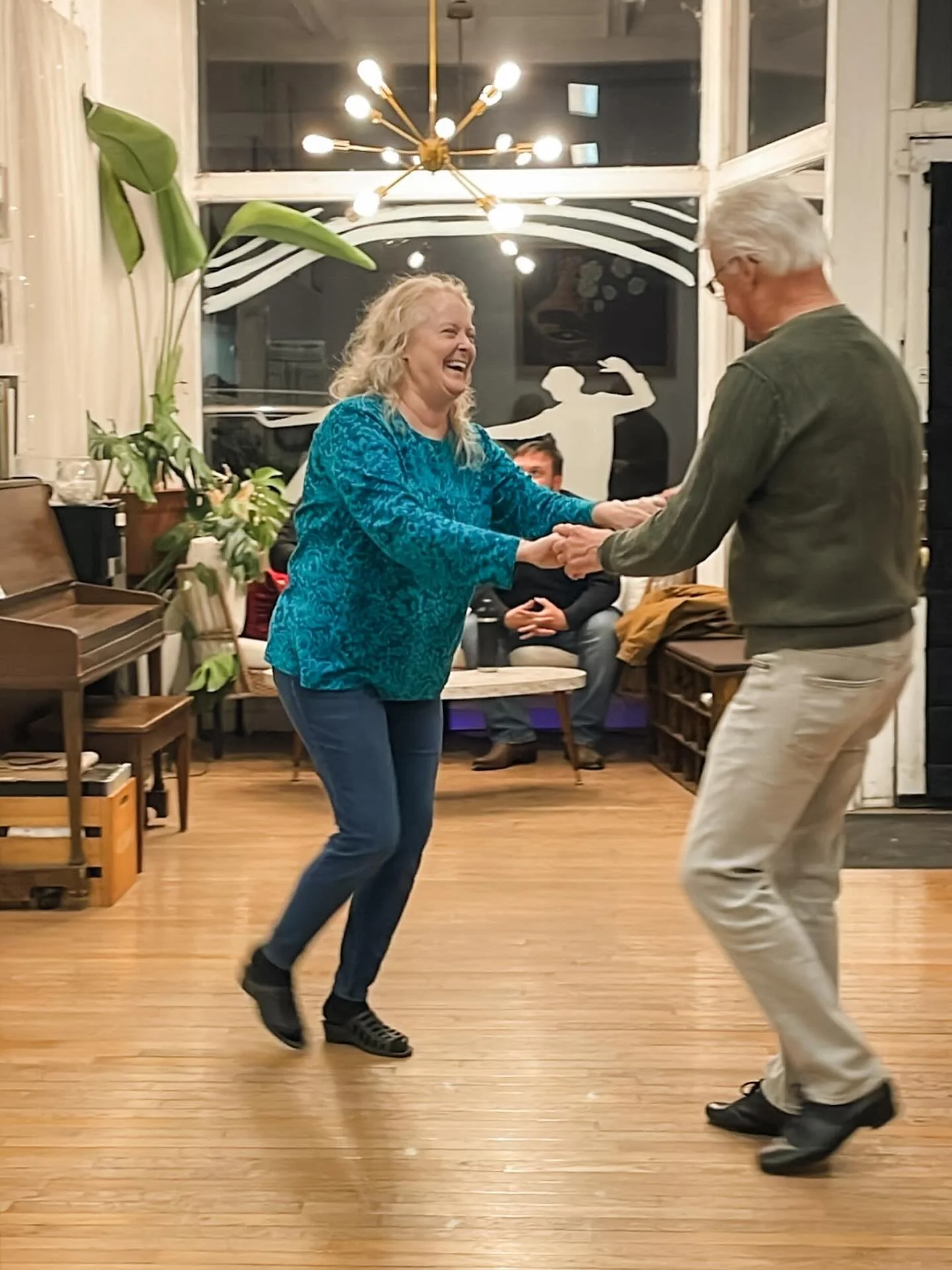 Another happy week of dancing is coming to a wrap! Have you considered wrapping up some dance lessons for a gift to those you love? 🎁 Gift cards are available online and can be mailed to your door or picked up in the dance hall. Open today until 4pm