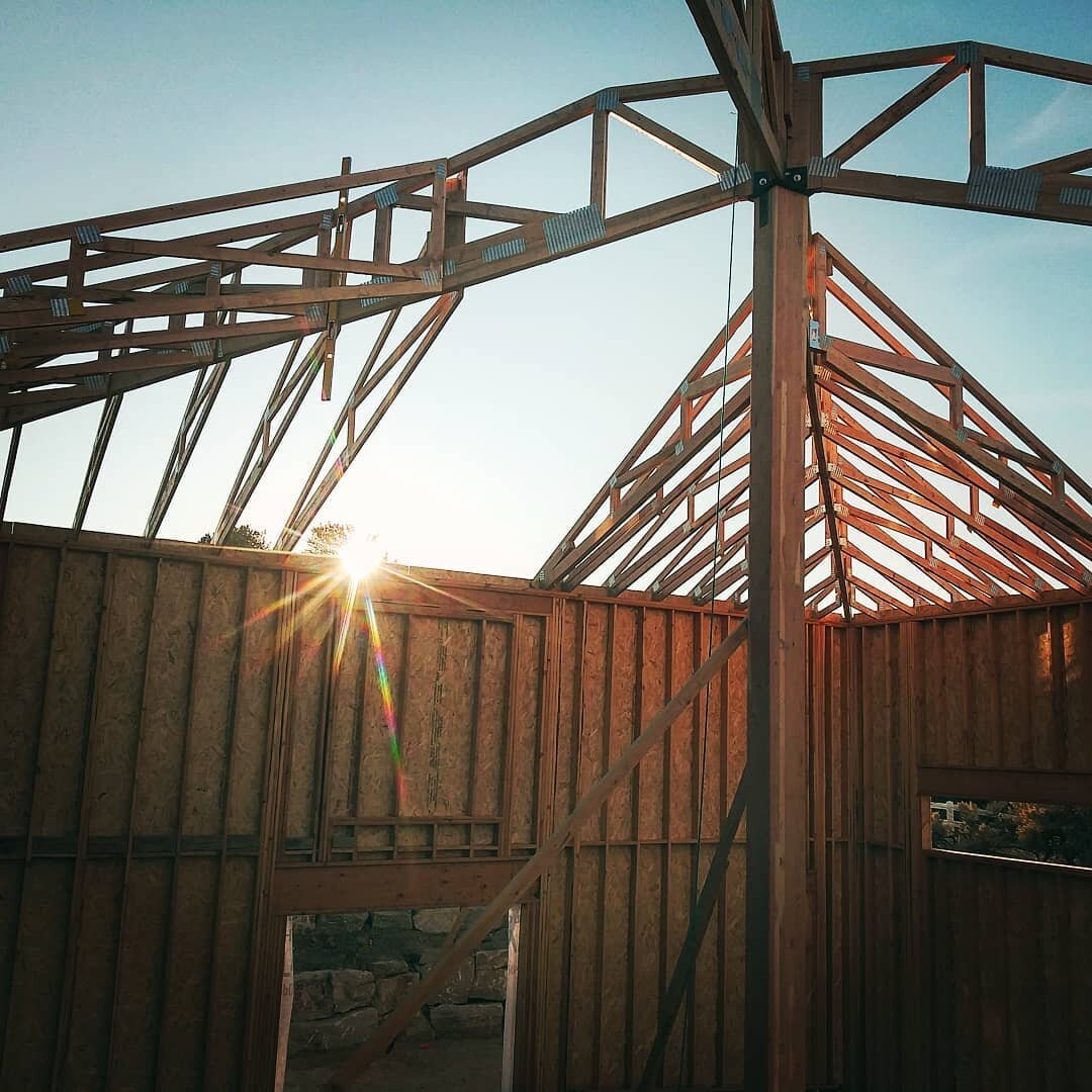 Corner Girder Vaulted Mono Truss System 🔨🏡💥 BuildEdify.com 208-559-2118 with Everything Under The Roof Construction #boisecontractor #boiserealestate #boiserealestate #boiserealestate #boisenewconstruction #idahorealestate #idahorealestate #idahoc