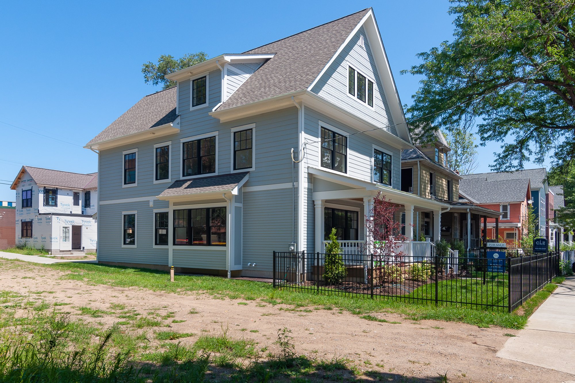 ClintonAveHome-091_Web.jpg