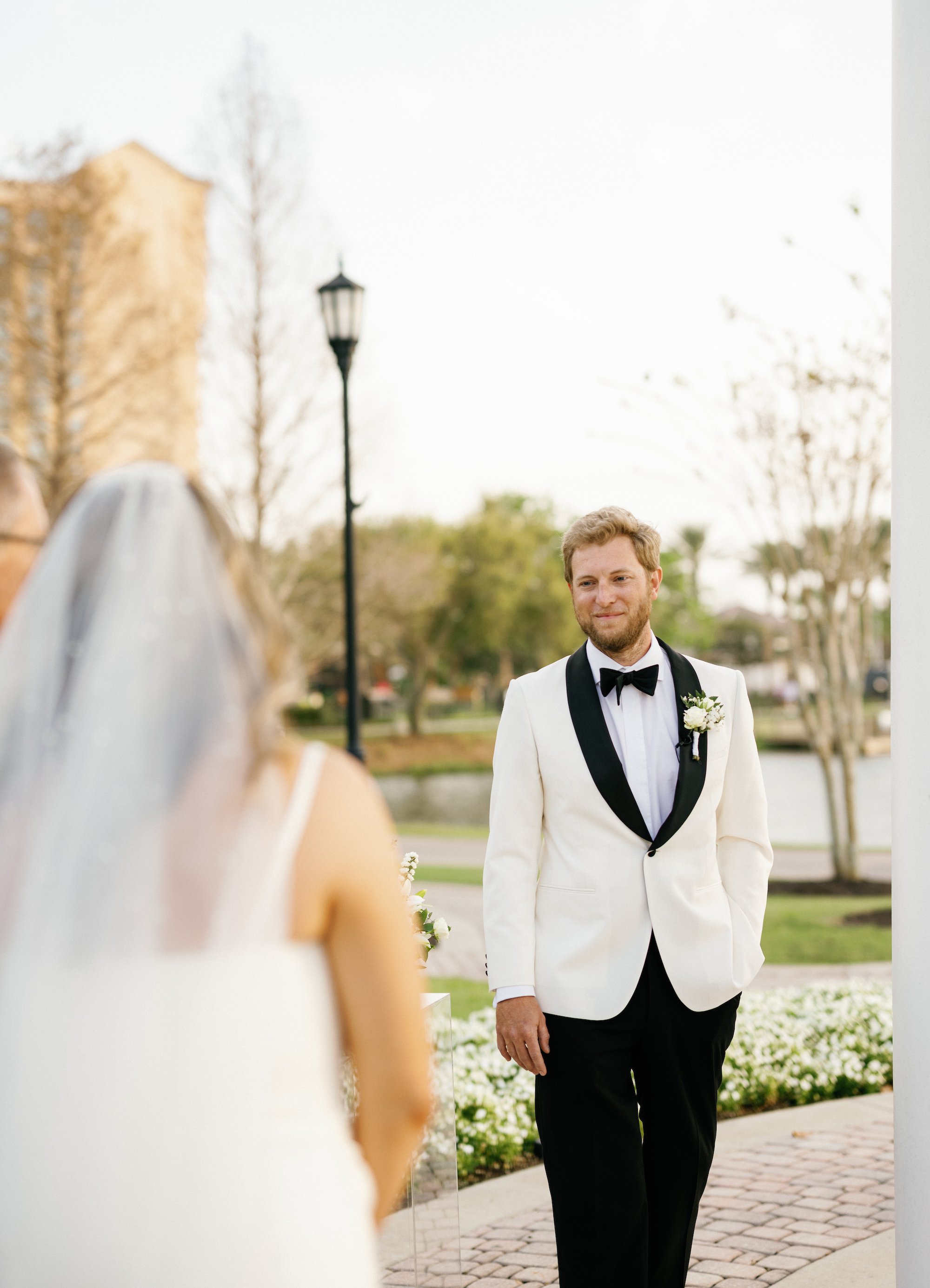 20Timeless White Courtyard Wedding | Ritz Carlton Orlando | Photographers Dewitt for Love Photography.jpg