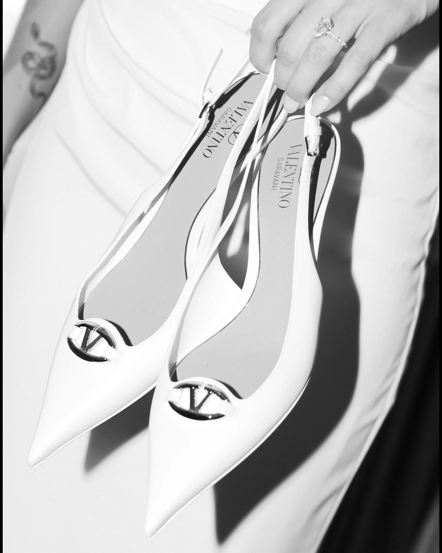 Getting ready with Lauren &amp; Gunner at @vinoywed @vinoyresort 🥂

Venue/Caterer: @vinoywed
Planner: @coramarie_events
Photo: @dewittforlove
Florist: @floristfire 
DJ: @tbdjco 
Video: @kejproductions
Cake: @ccsweets941
Ceremony music: @laronhearstw