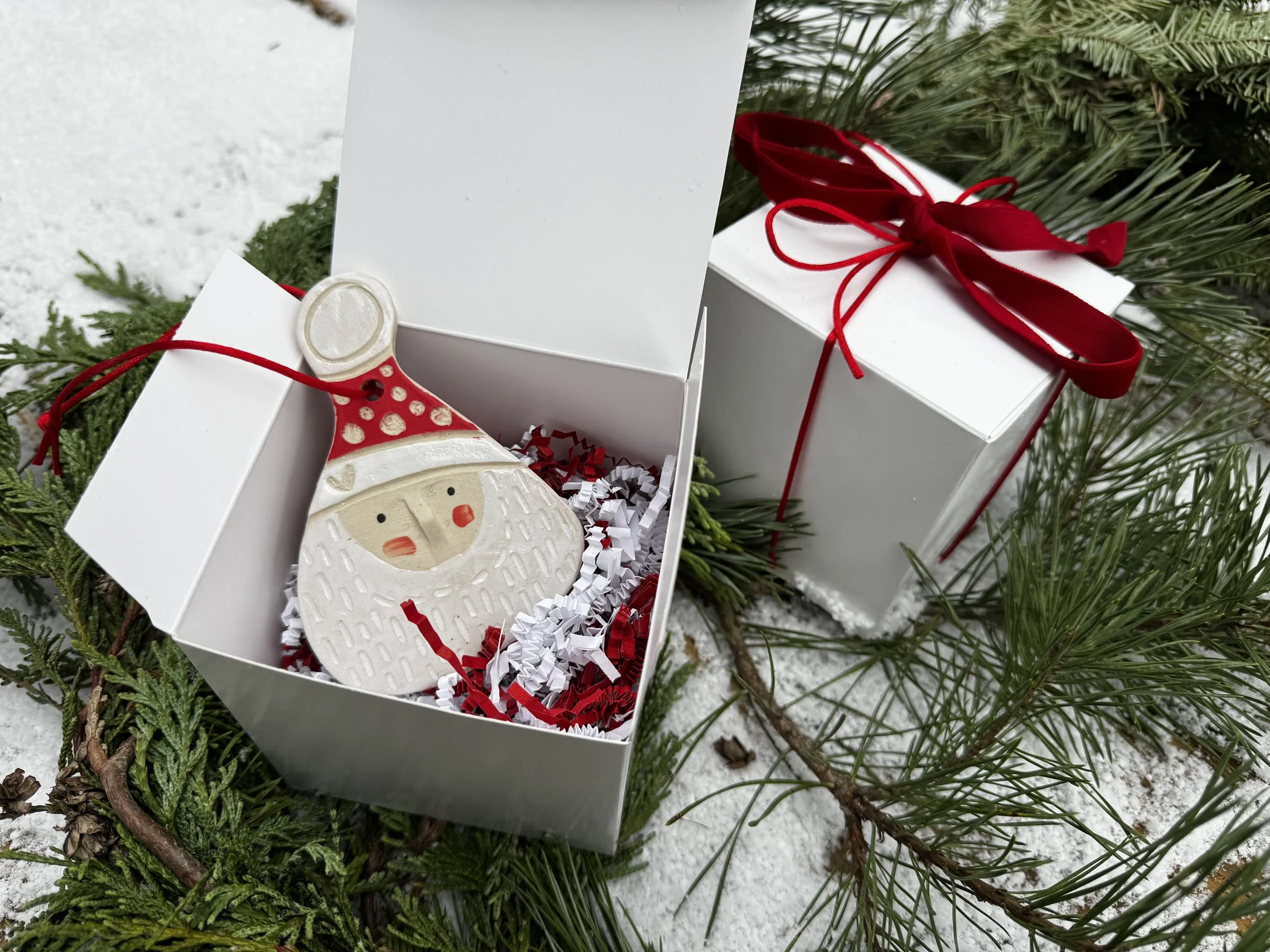 Mud Wisdom Santa Gift Box Mateskon Michigan Artist and Gallery.jpg